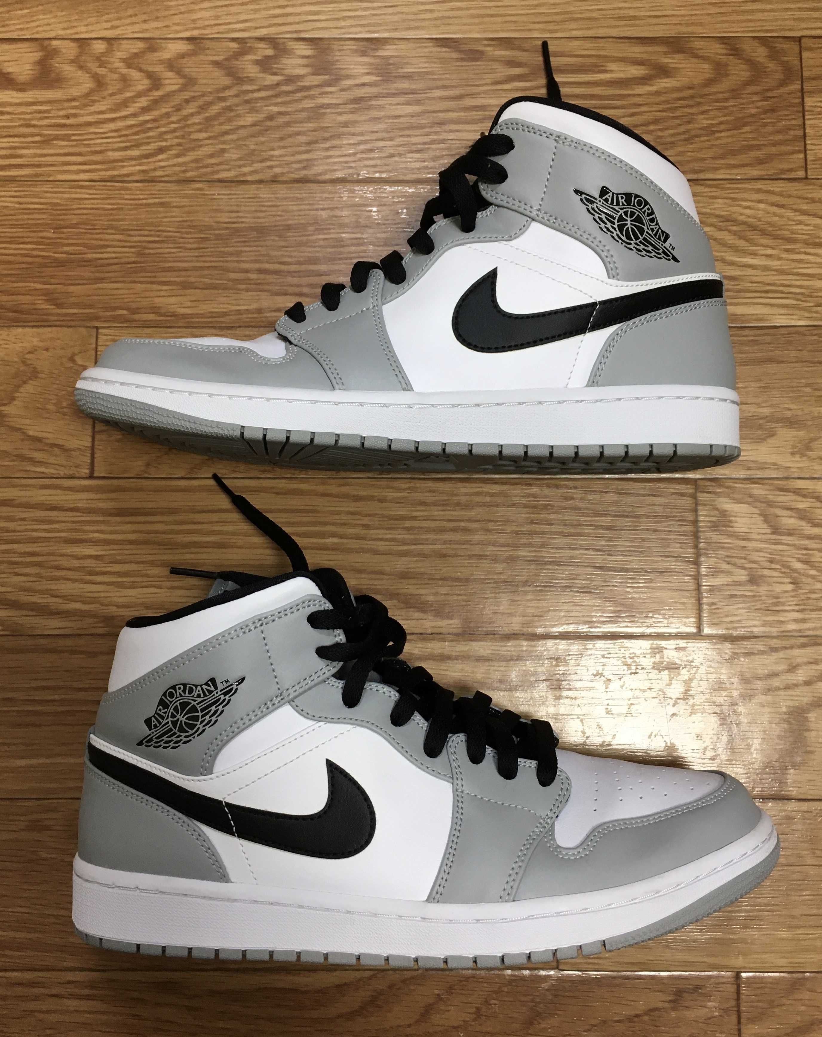 Nike Air Jordan 1 Mid "Light Smoke Grey/White/Black"