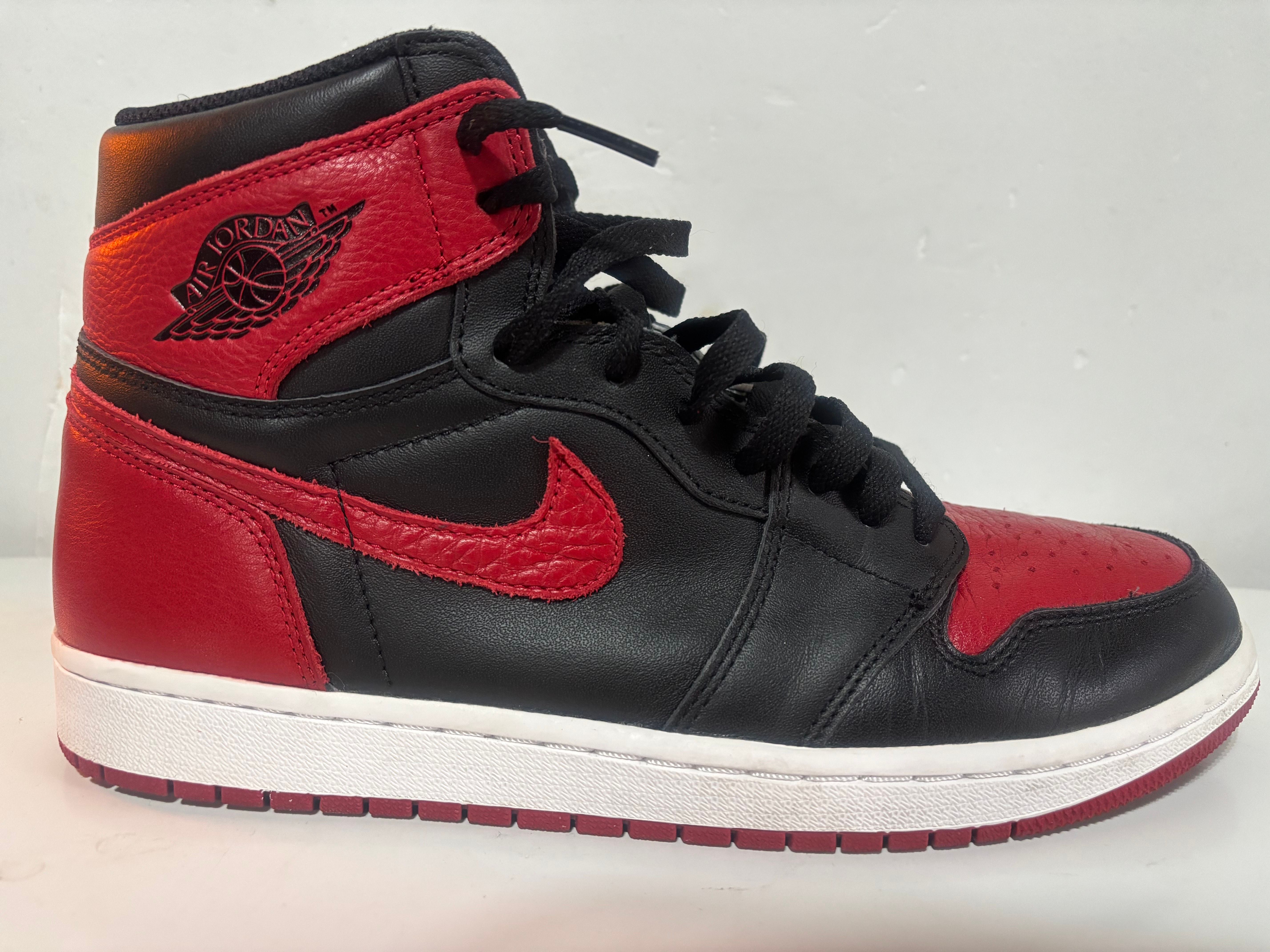 Nike Air Jordan 1 Retro High OG "Bred/Banned" (2016)