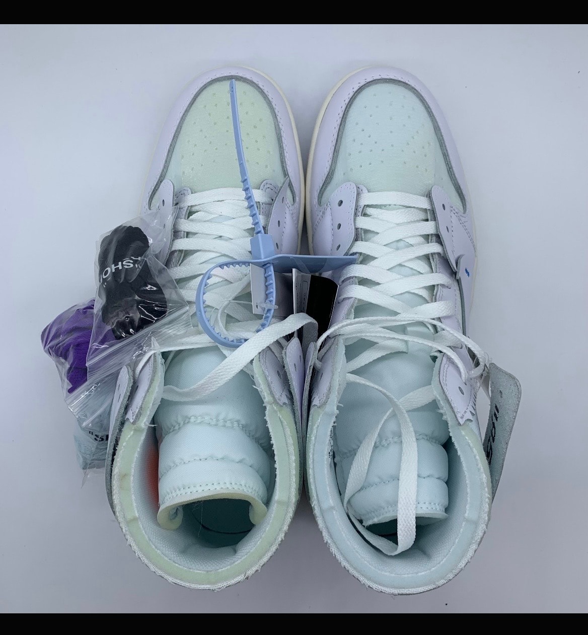 ヴァージルアブローアーカイブ (V.A.A.) × ナイキ エアジョーダン1 レトロ ハイ OG "アラスカ"