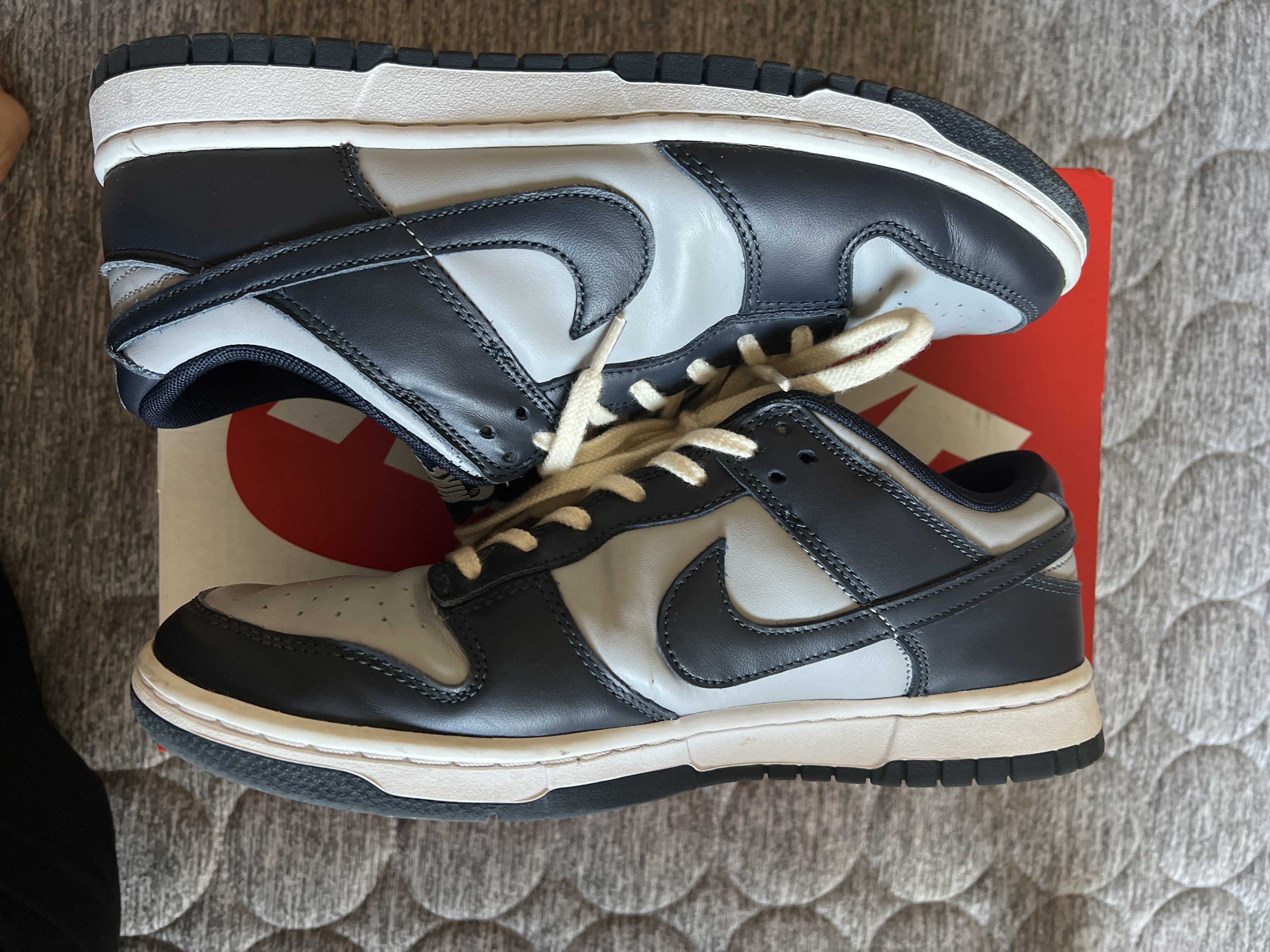 Nike Dunk Low "Championship Grey"