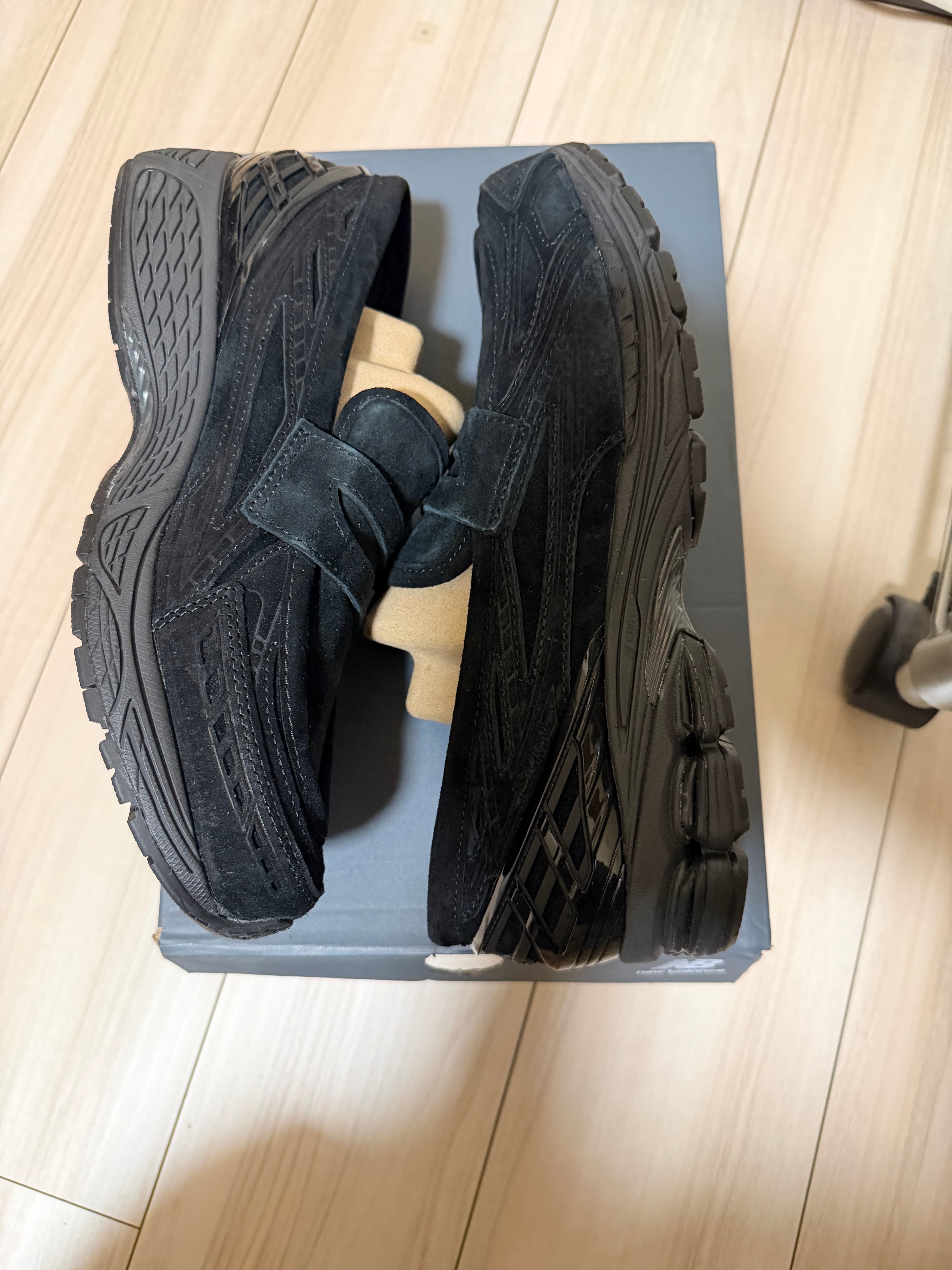 New Balance 1906L "Black Suede"
