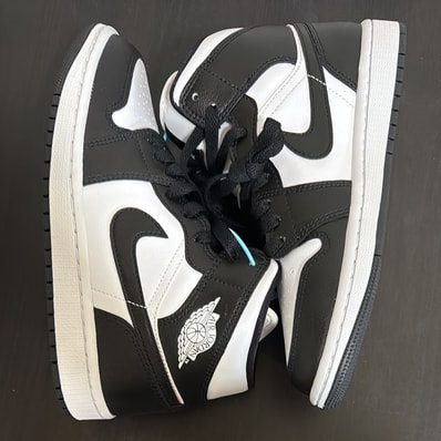 Nike Women's Air Jordan 1 Mid "Black/White"