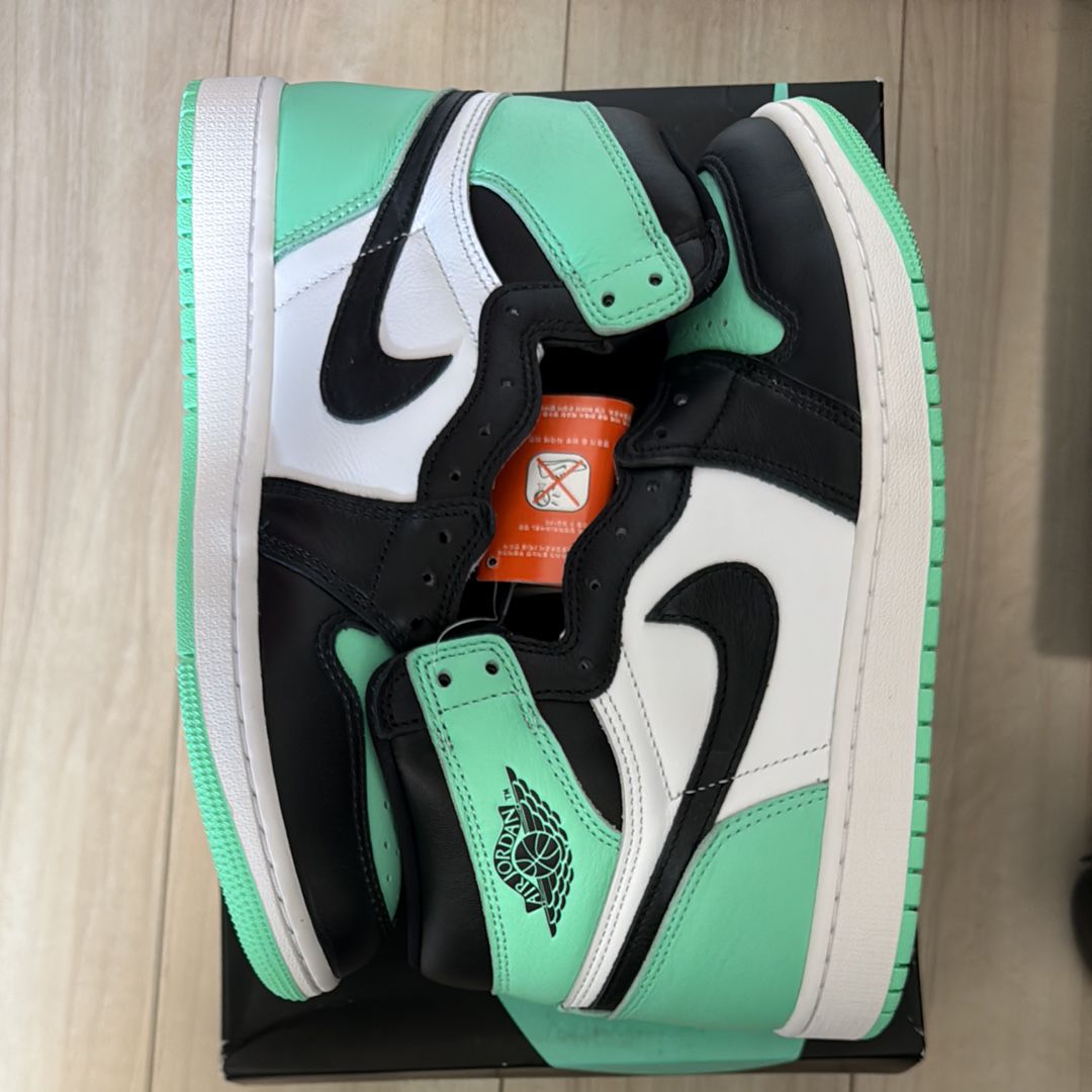 Nike Air Jordan 1 High OG "Green Glow"