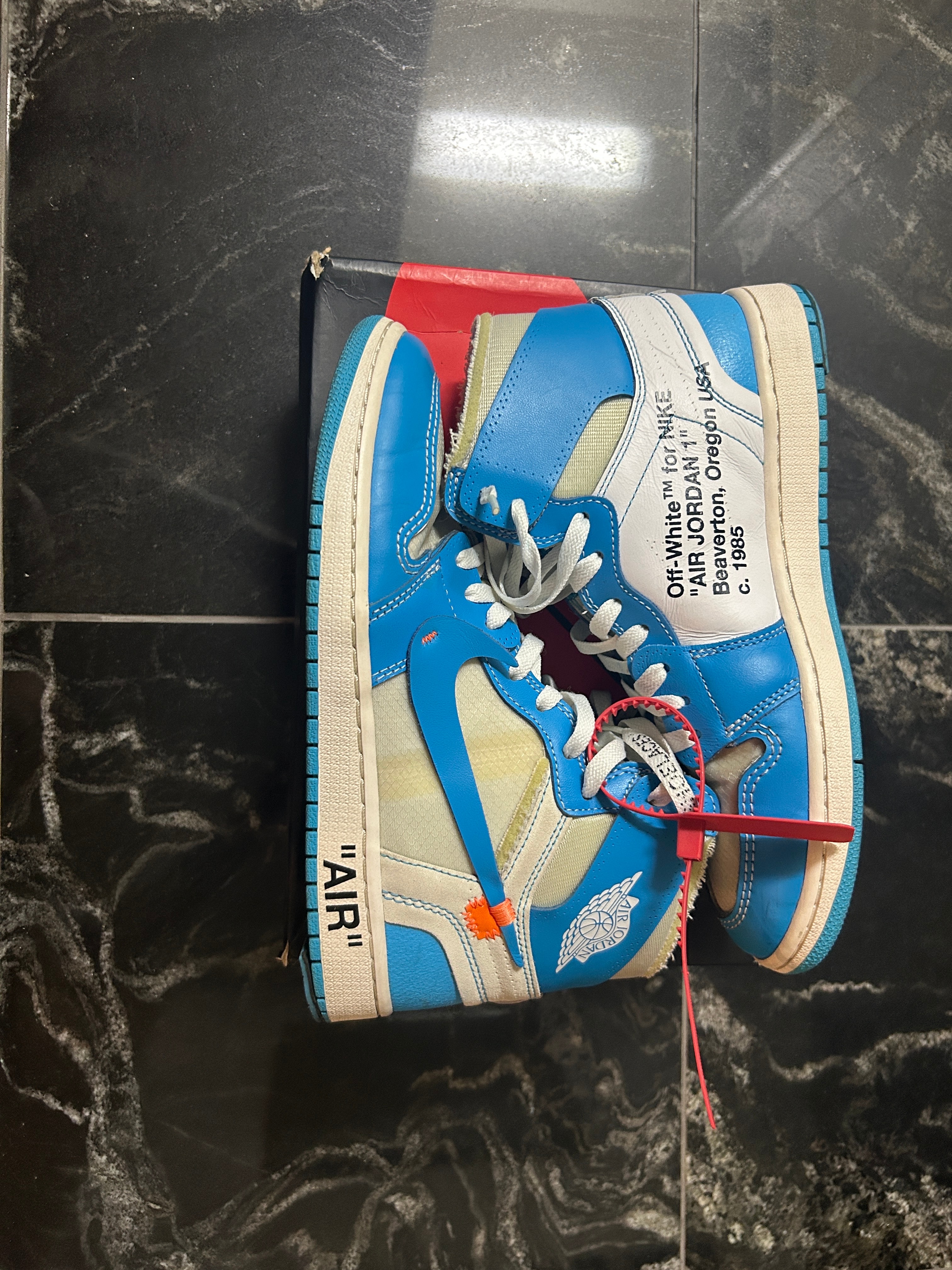 Off-White × Nike Air Jordan 1 High UNC "White/Dark Powder Blue"