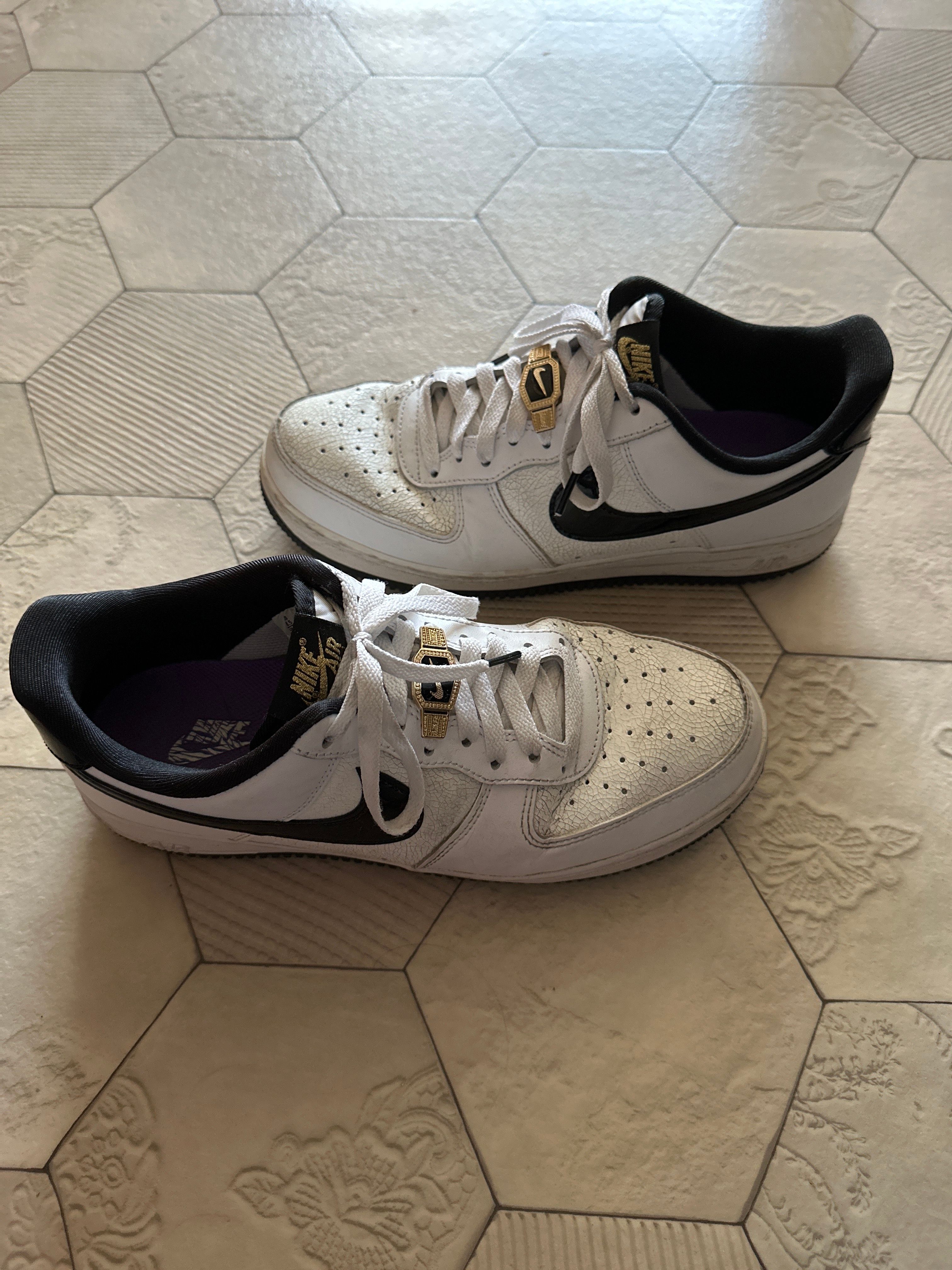 Nike Air Force 1 Low '07 LV8 "World Champ/White and Black"