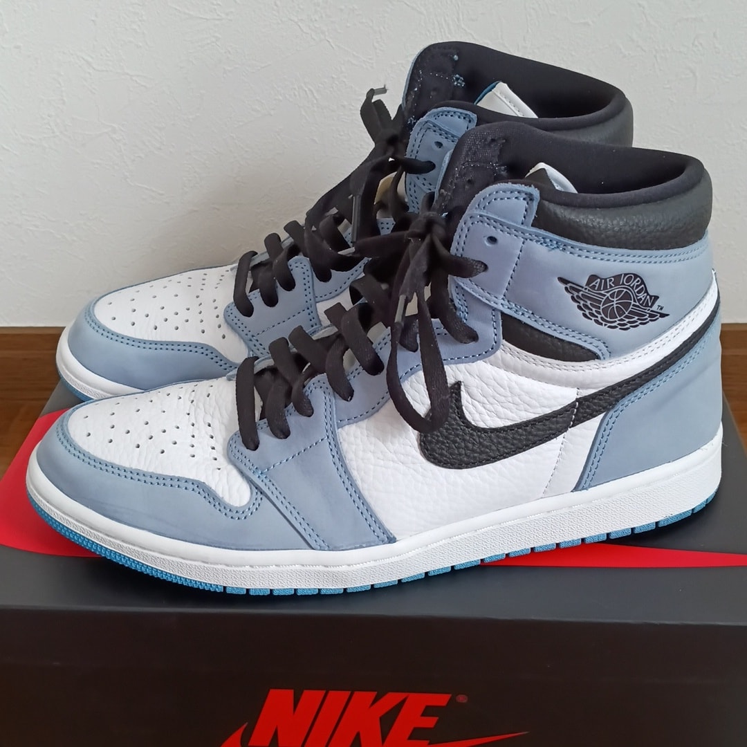 Nike Air Jordan 1 High OG "University Blue"
