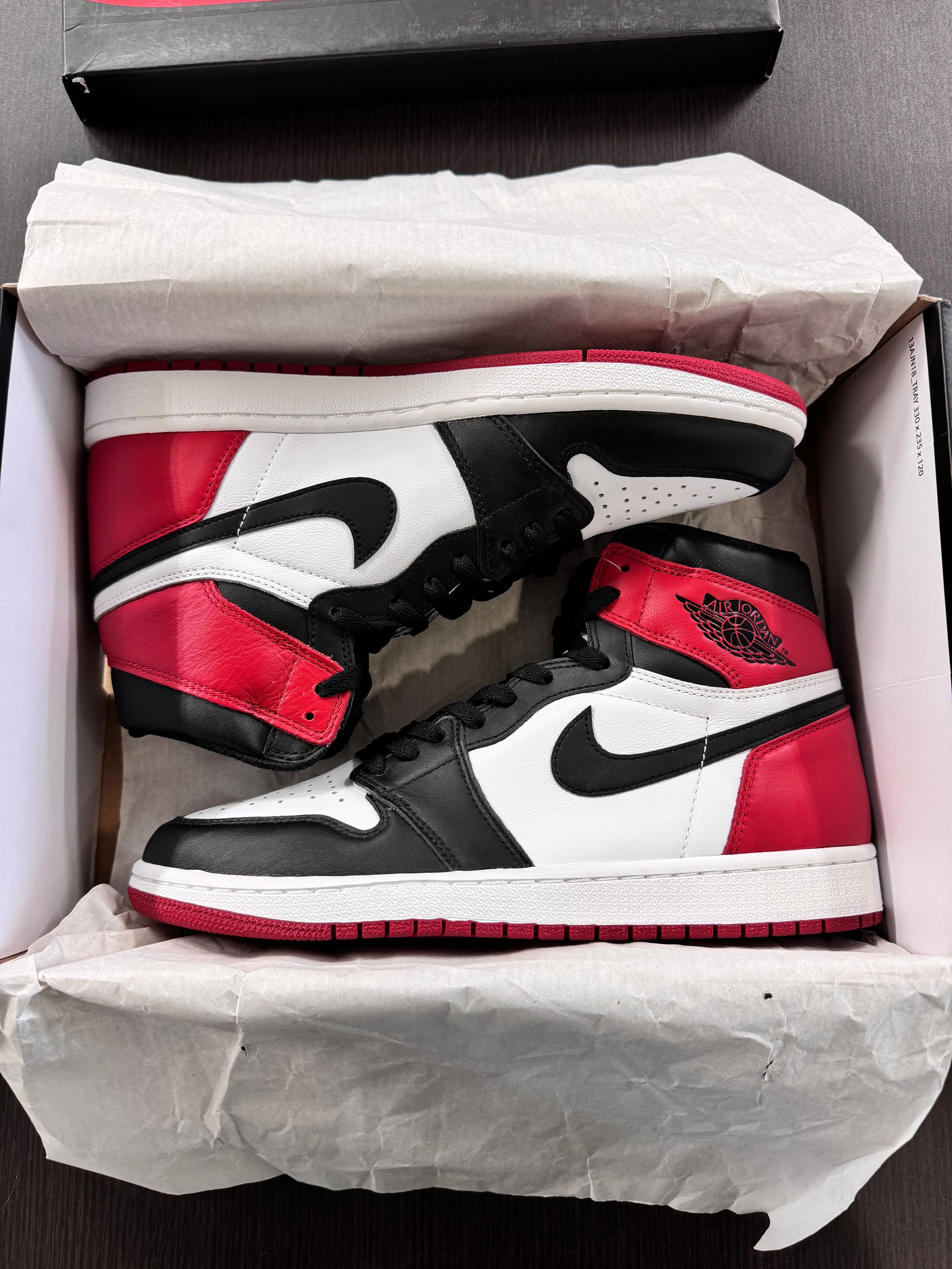 Nike Air Jordan 1 Retro High OG "Black Toe"(2016)