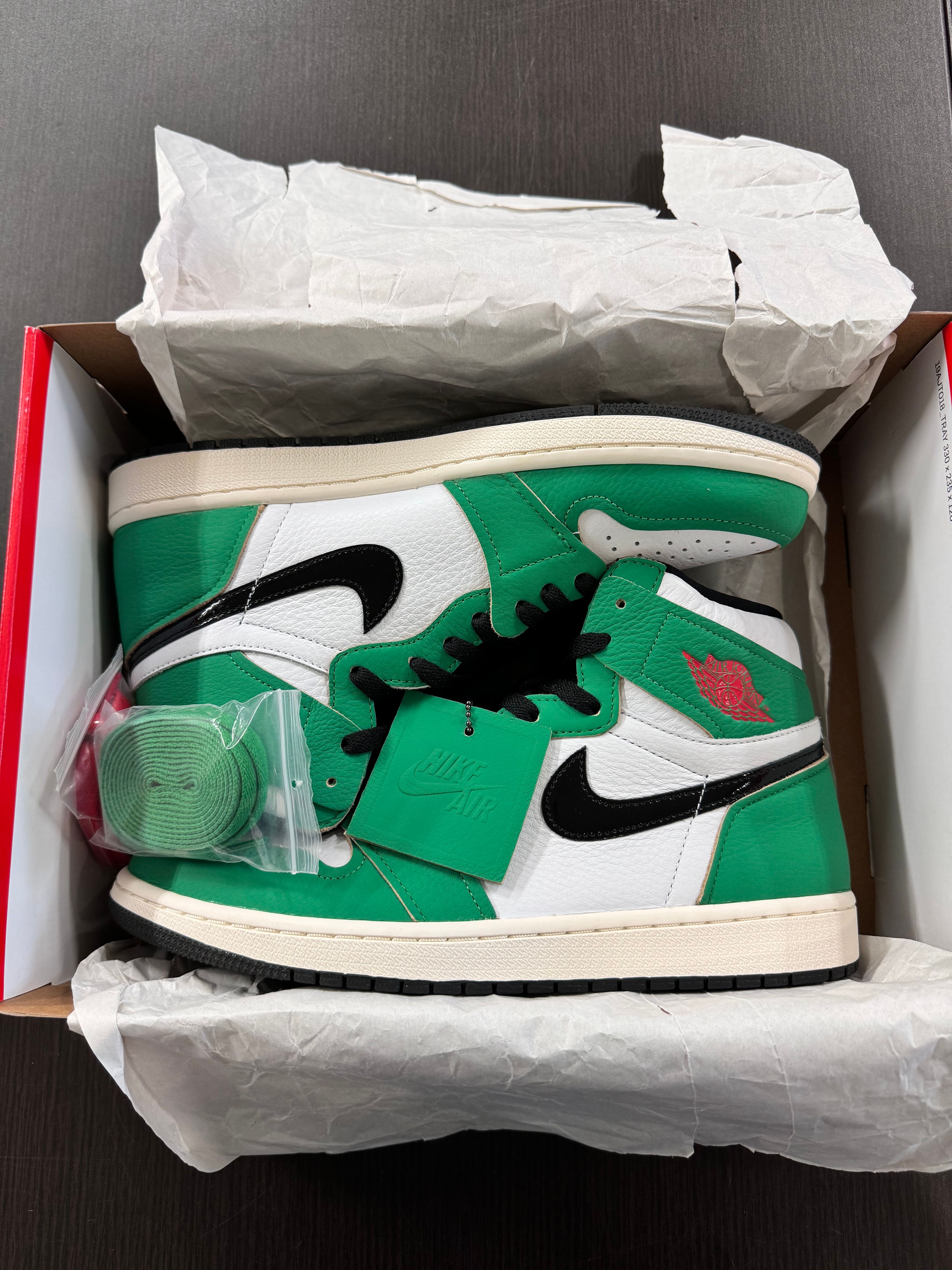 Nike Women's Air Jordan 1 High OG "Lucky Green/White-Sail-Black"
