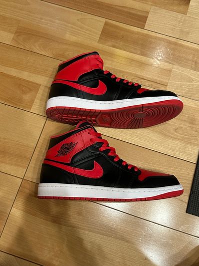 Nike Air Jordan 1 Mid "Bred Toe"