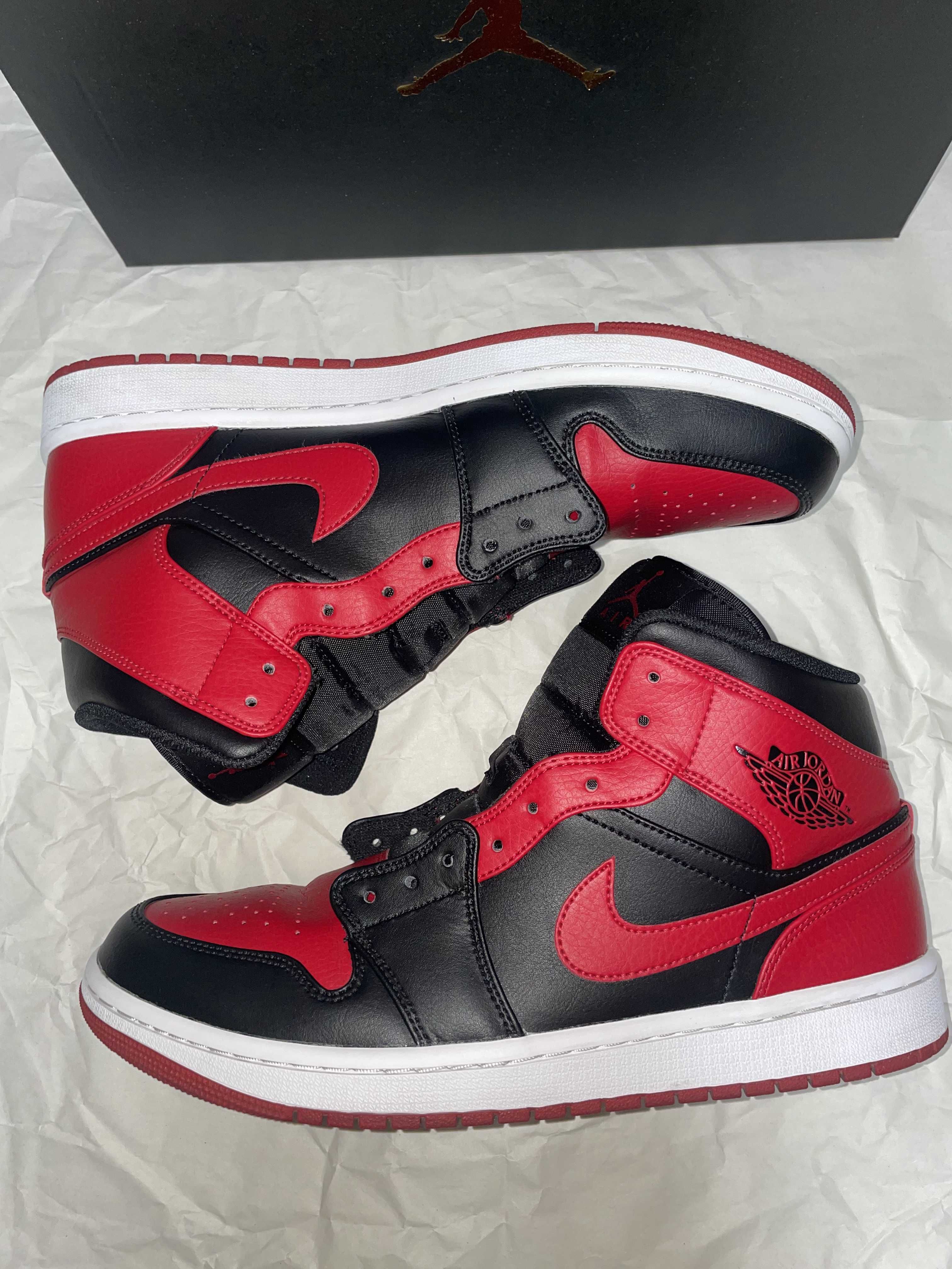Nike Air Jordan 1 Mid "Bred"
