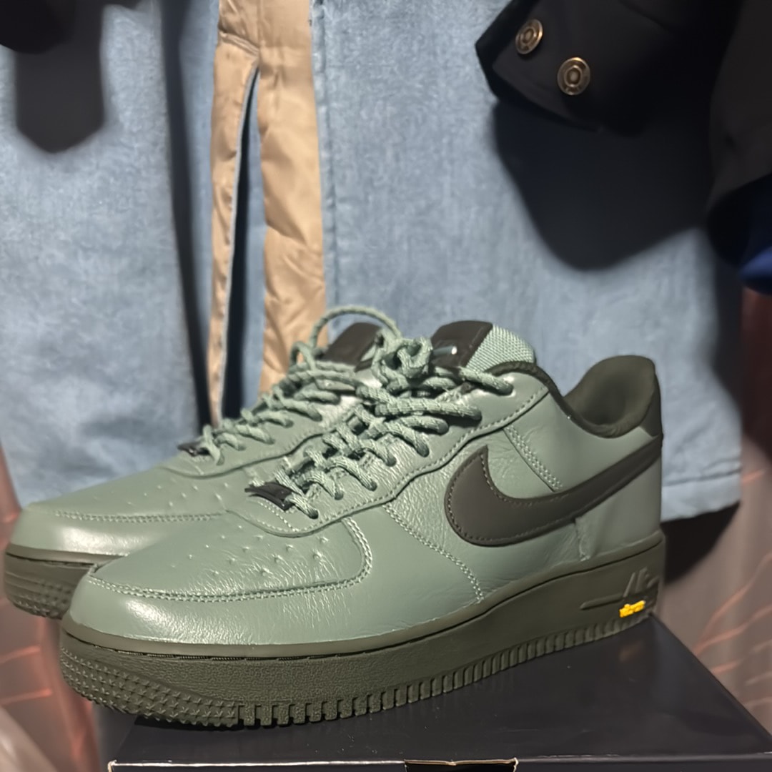 ナイキ エアフォース1 ロー ゴアテックス ビブラム "クレイグリーン/セコイア/スピードイエロー"