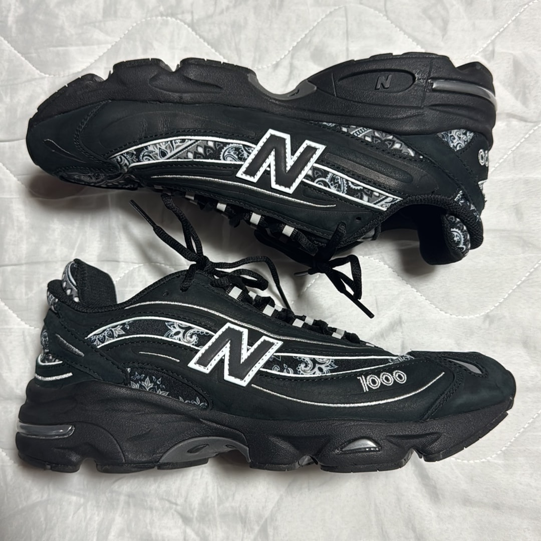 atmos × New Balance 1000 "bāṅdhnū/Black Paisley"