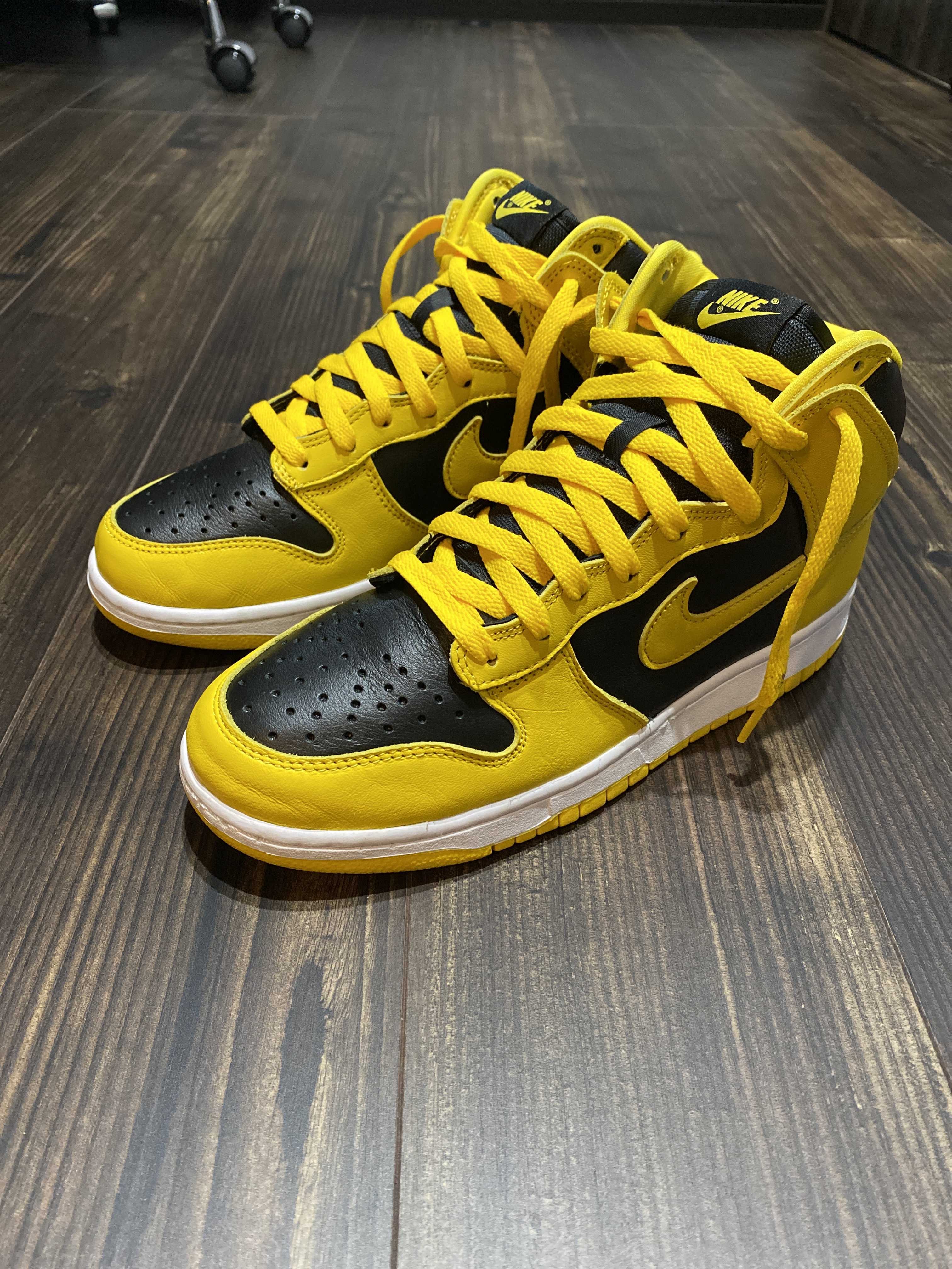 Nike Dunk High "Black/Varsity Maize"