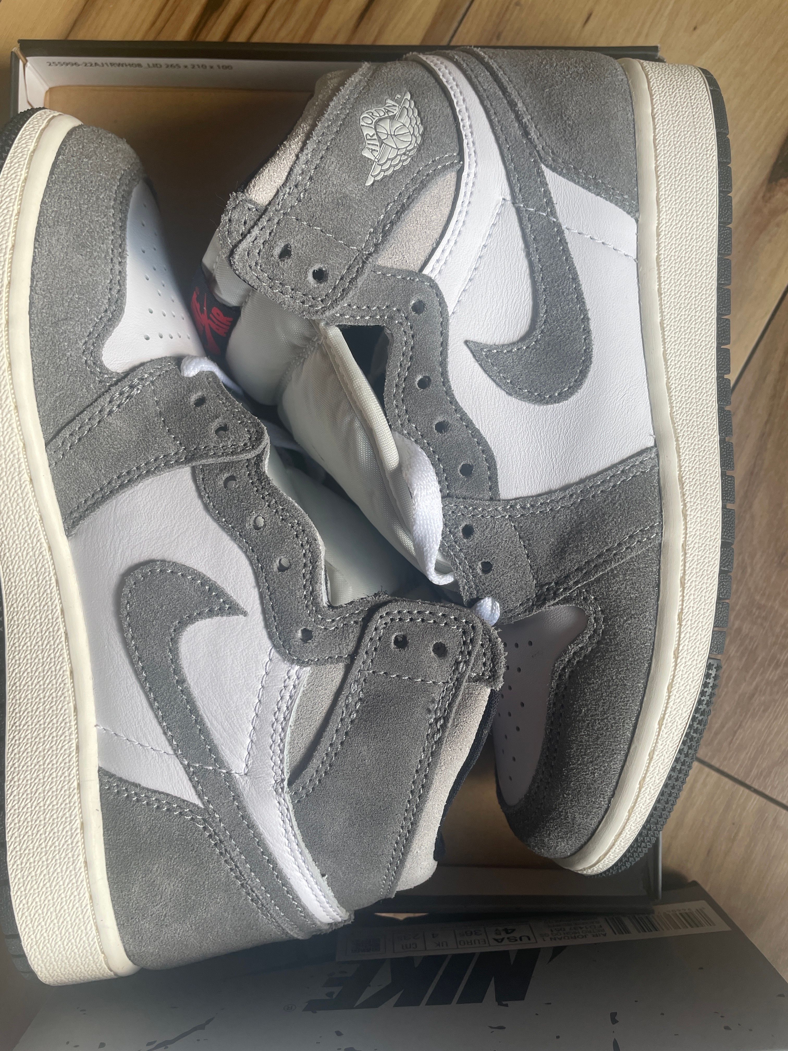 Nike GS Air Jordan 1 Retro High OG "Black and Smoke Grey"