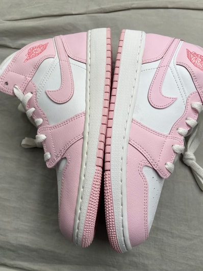 Nike GS Air Jordan 1 Mid "Pink Foam/Fire Red/White"
