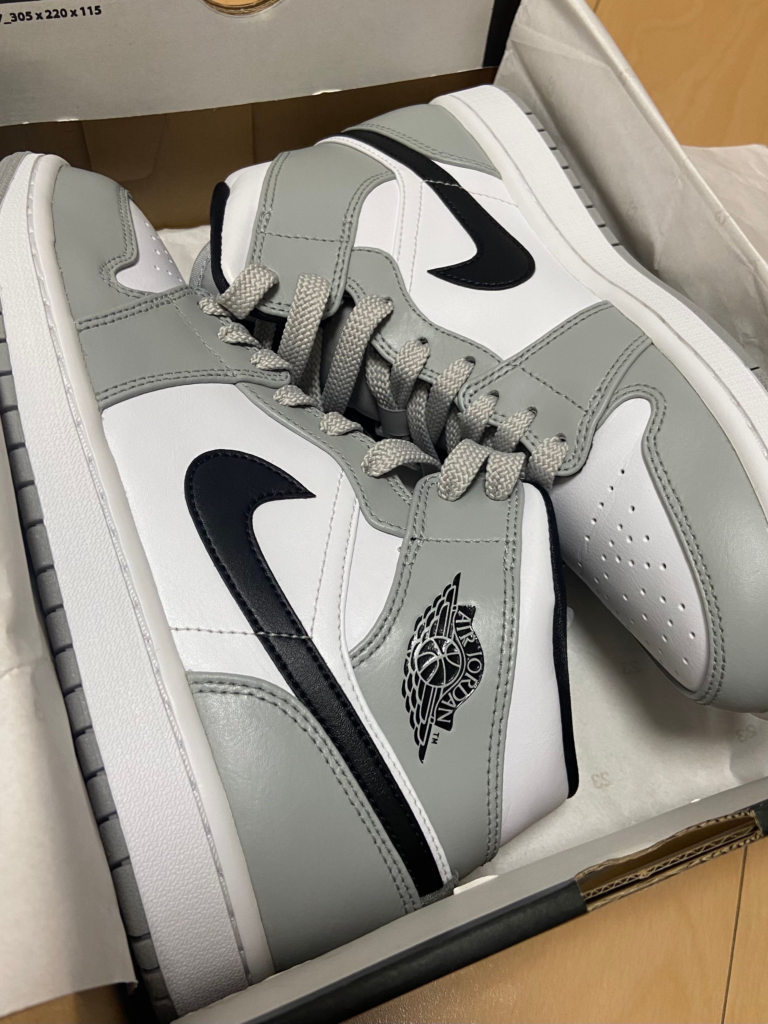 Nike Air Jordan 1 Mid "Light Smoke Grey/White/Black"