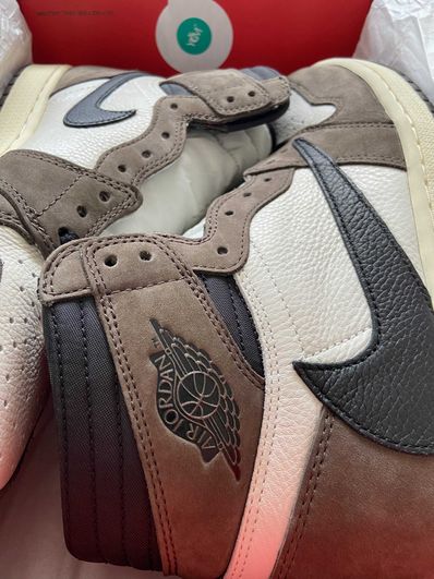Travis Scott × Nike Air Jordan 1 Retro High OG TS SP "Sail/Dark Mocha"