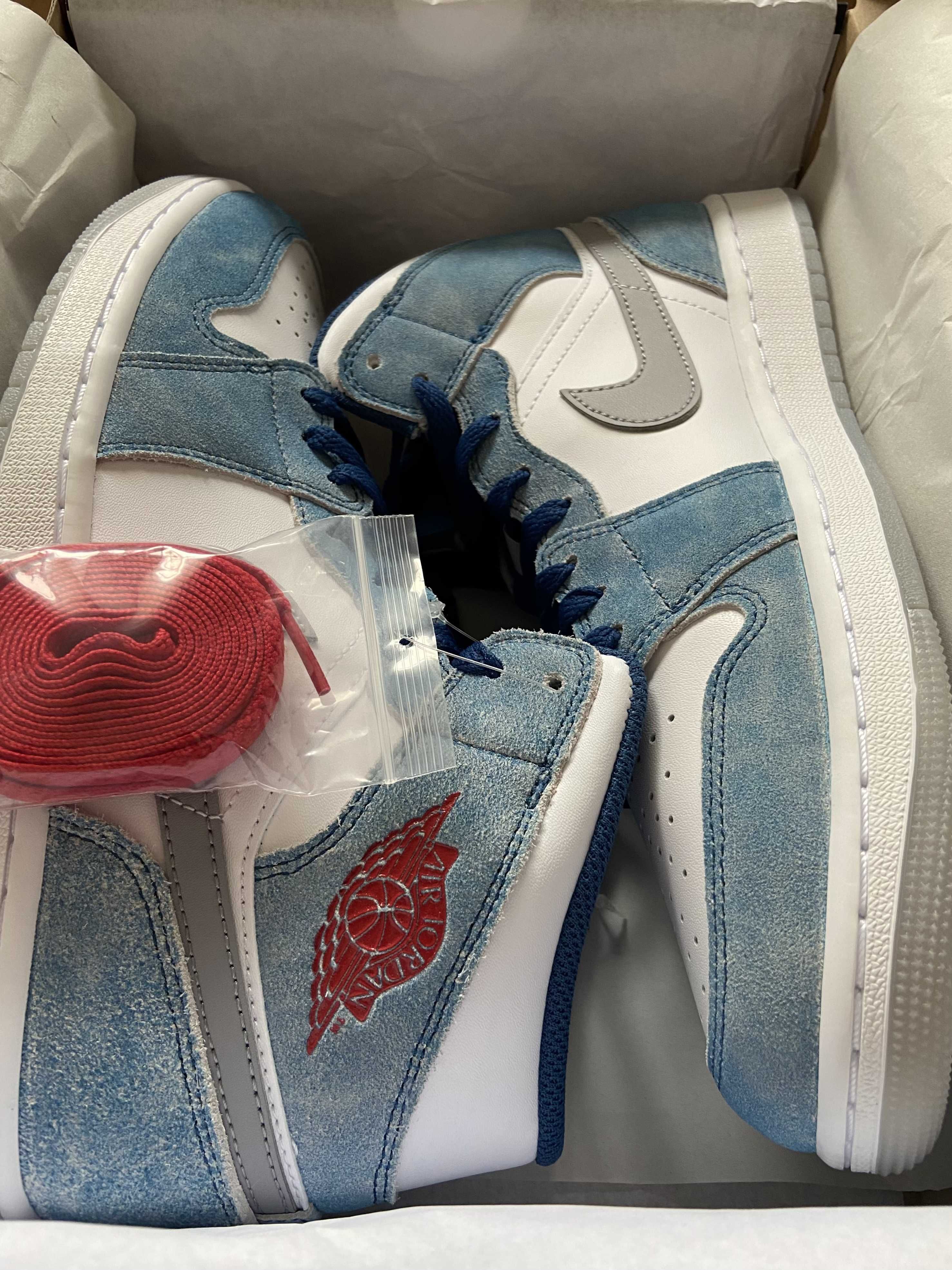 Nike Air Jordan 1 Mid SE "White/Hyper Royal/Red"