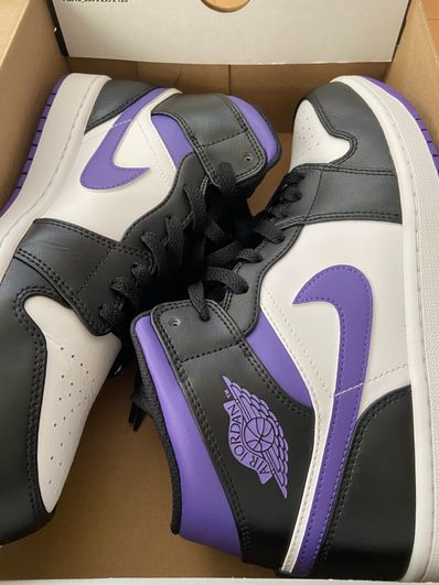 Nike Air Jordan 1 Mid "Black/Court Purple"