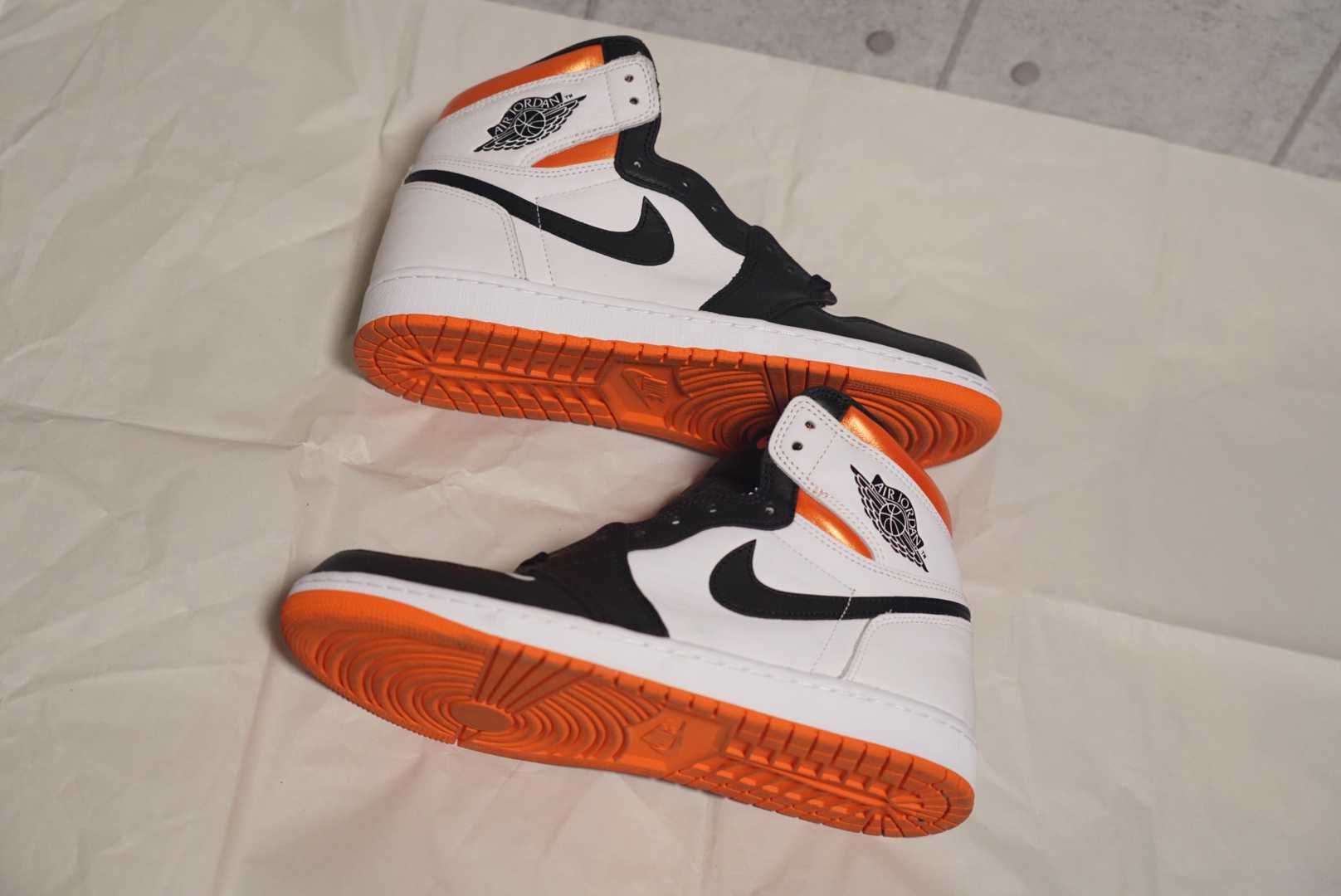 Nike Air Jordan 1 Retro High OG "Electro Orange"