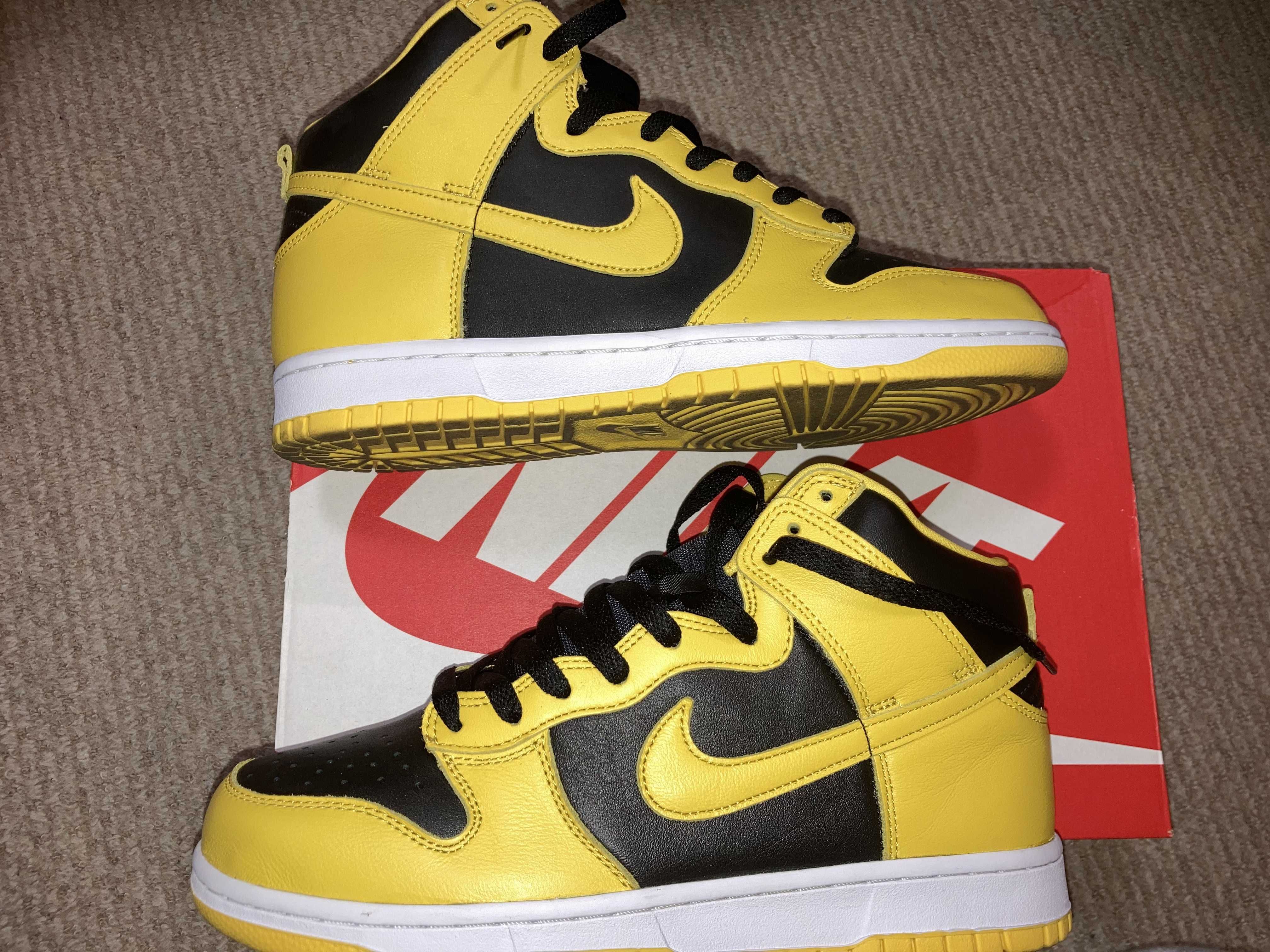 Nike Dunk High "Black/Varsity Maize"