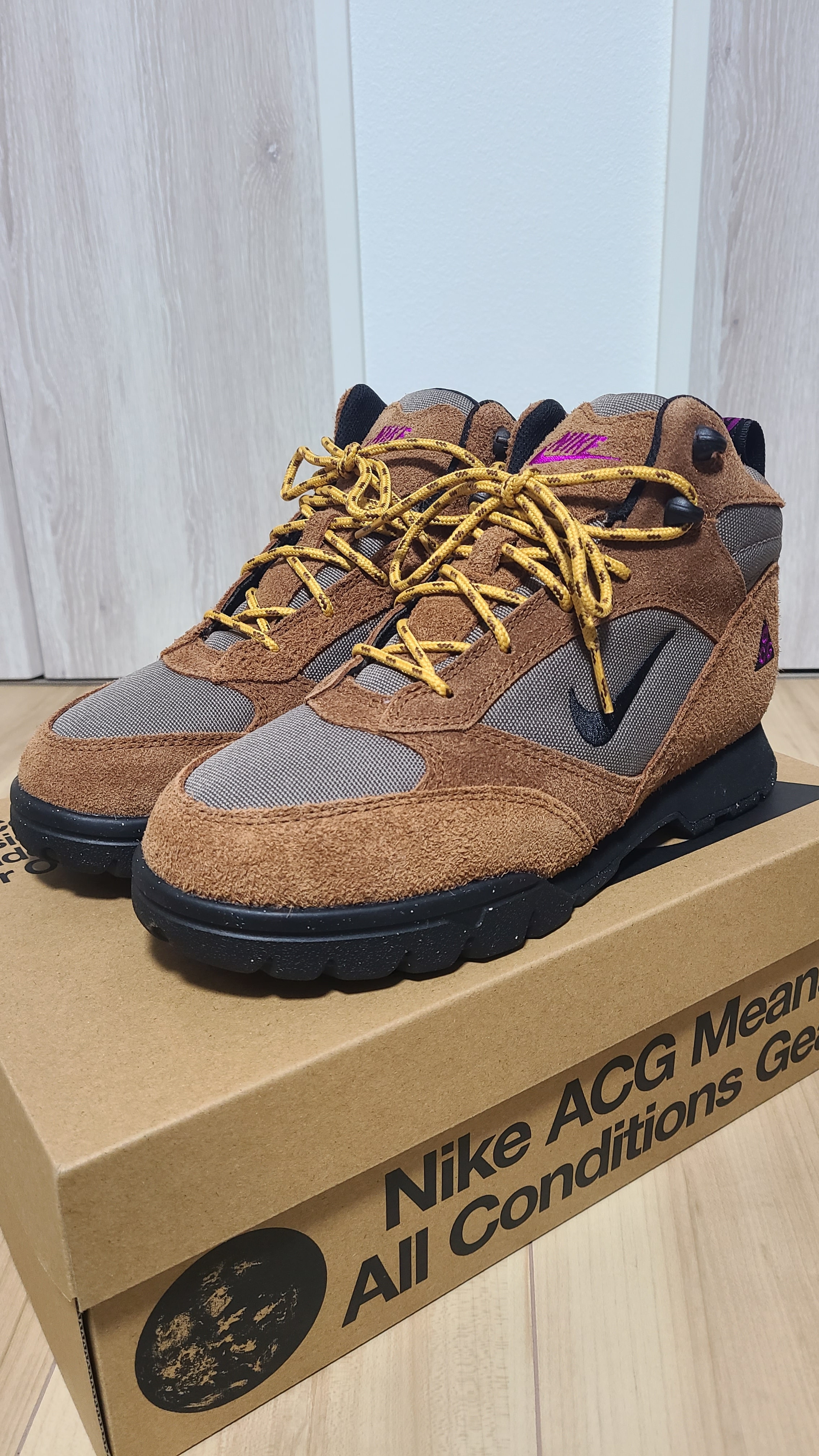 ナイキ ACG トーレ ミッド "ピーカン アンド オリーブグレー"