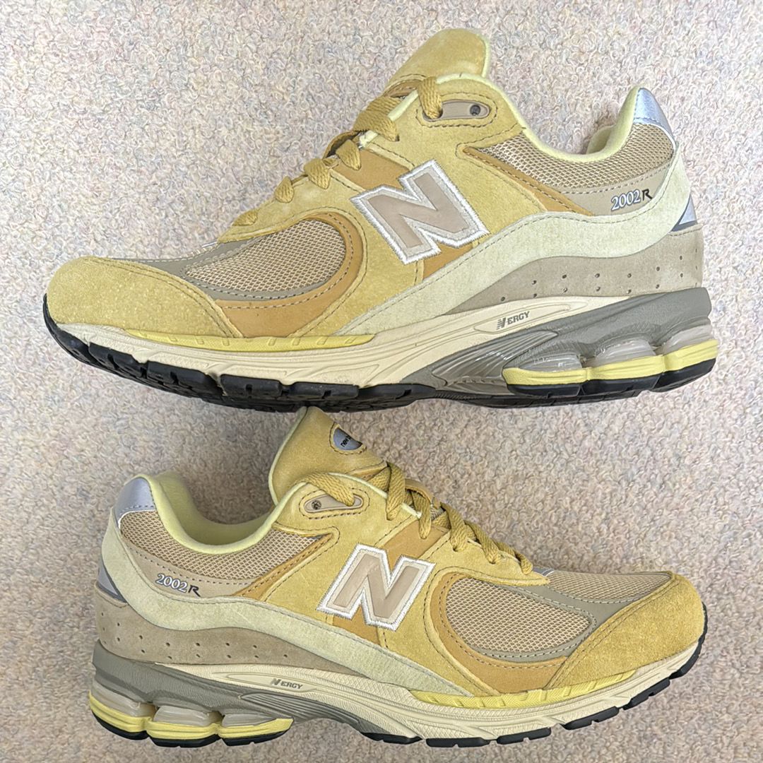 AURALEE × New Balance 2002R "Yellow/Beige"