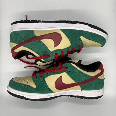 Nike SB Dunk Low "Vegas Gold"