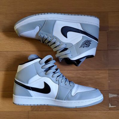 Nike Air Jordan 1 Mid "Light Smoke Grey/White/Black"