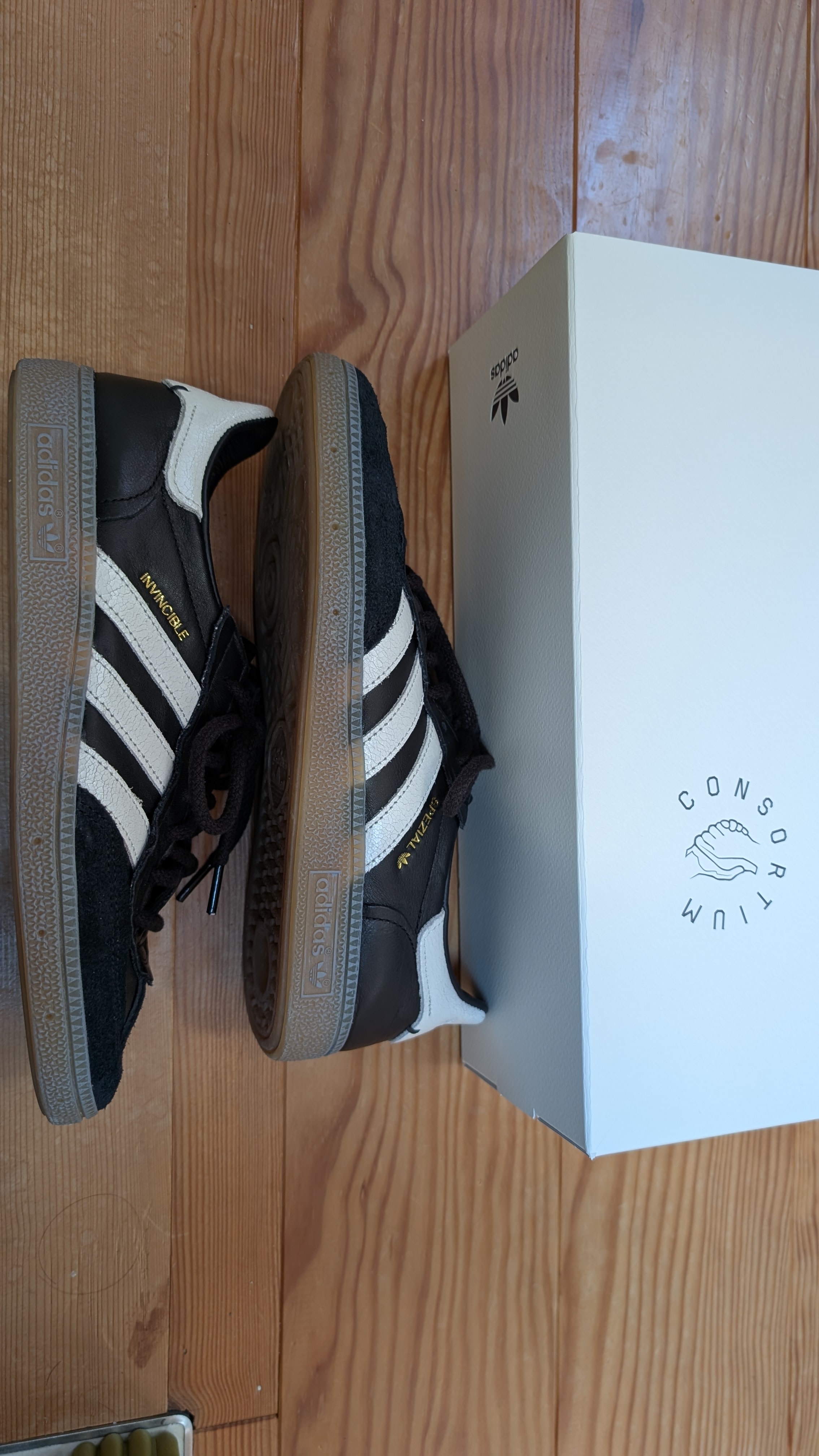 INVINCIBLE × adidas Handball Spezial "Core Black/Gum3"