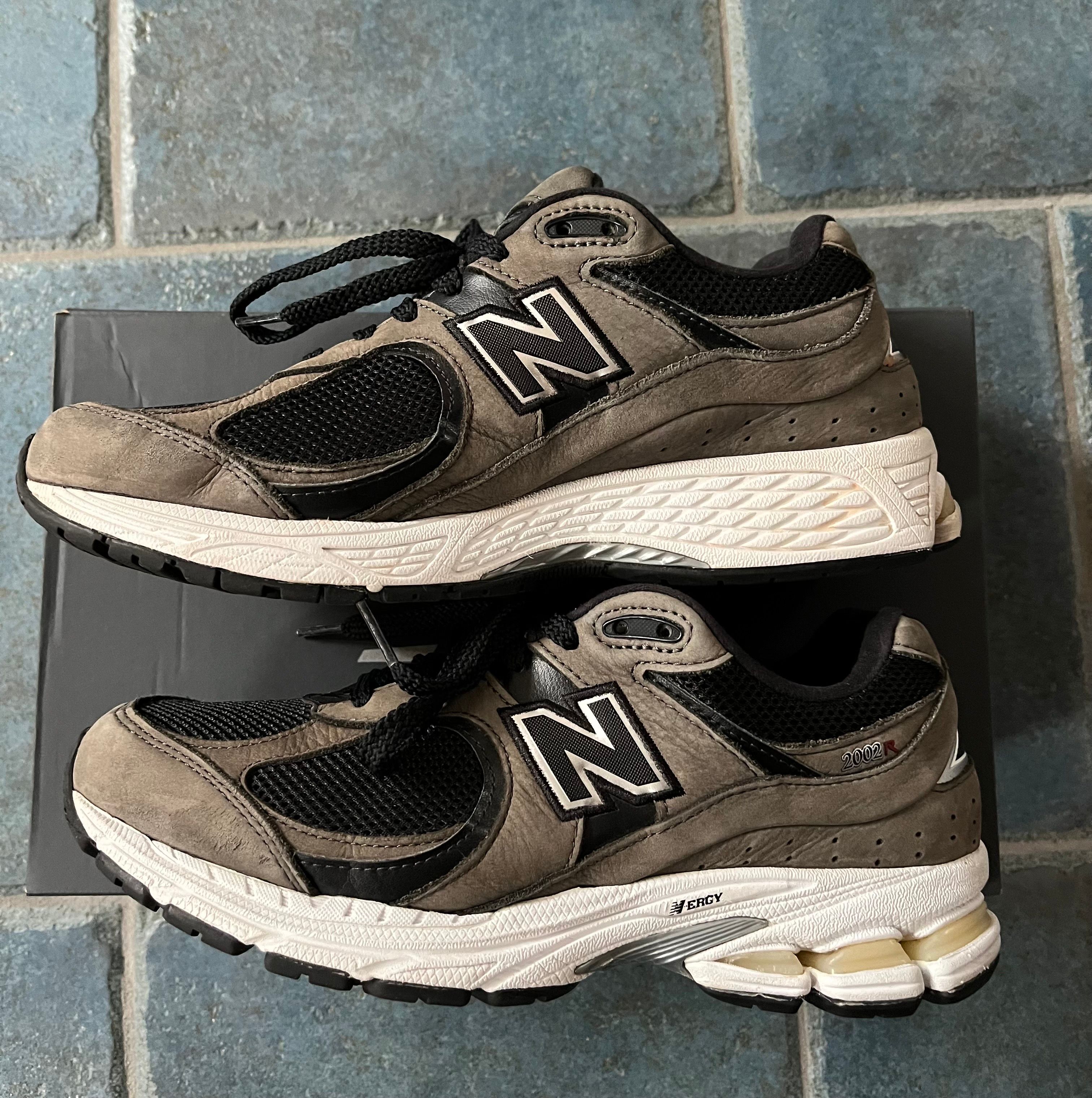 New Balance 2002R "Black/Gray"