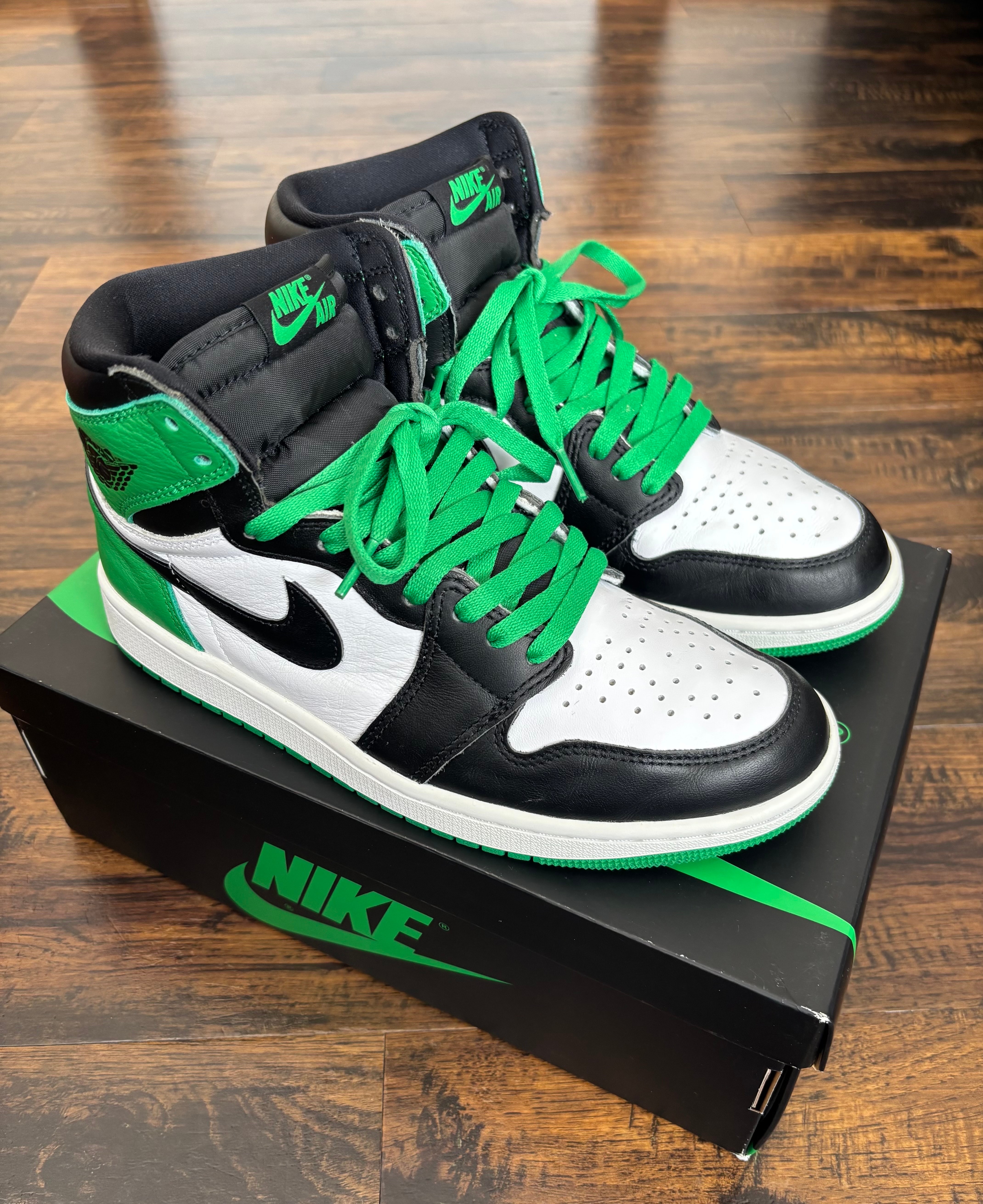 Nike Air Jordan 1 Retro High OG "Celtics/Black and Lucky Green" (2023)