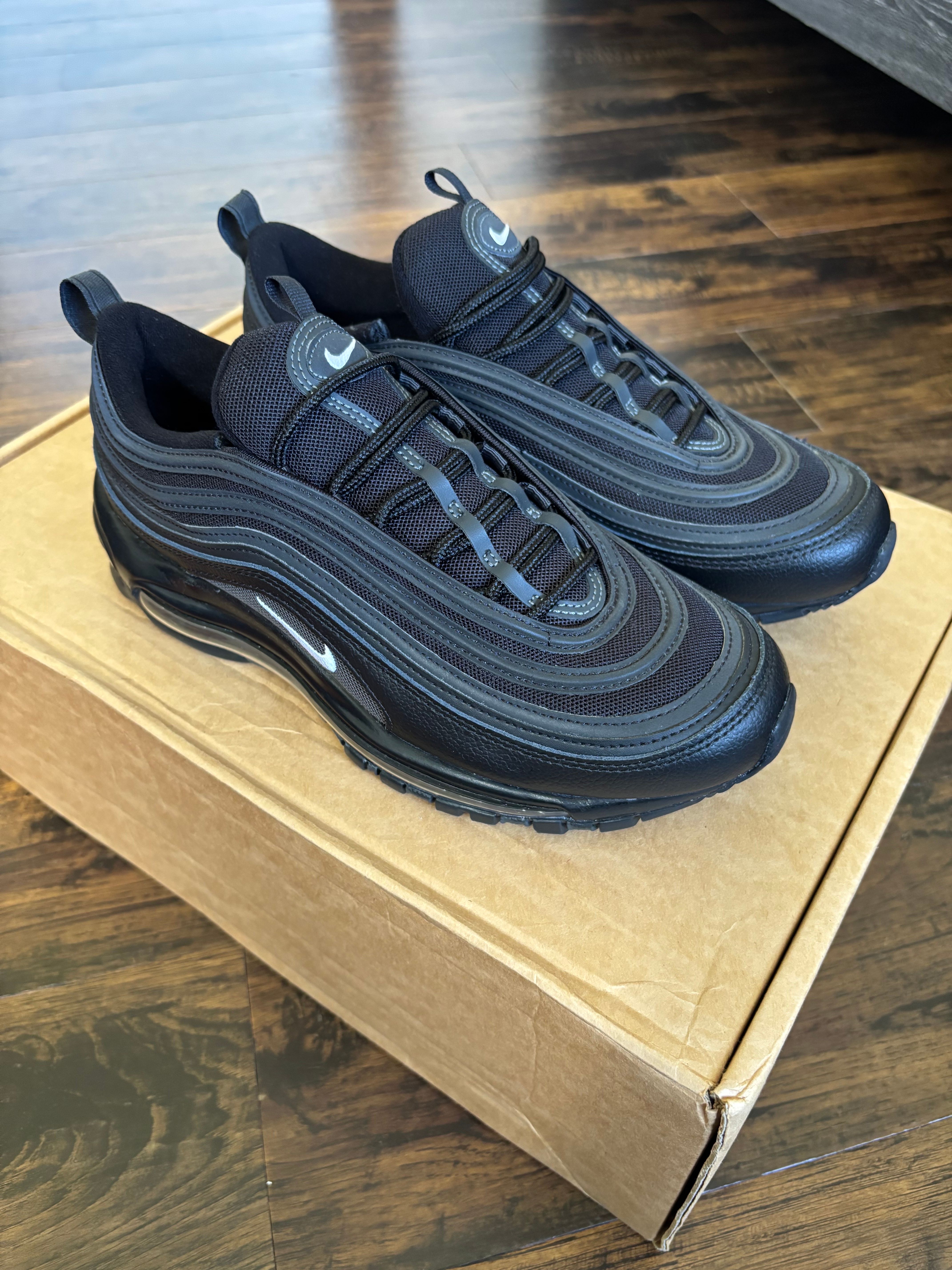 Nike Air Max 97 ベージュ/ブラック ナイキ エアマックス 97 (ランニングシューズ) 価格比較 - 価格.com
