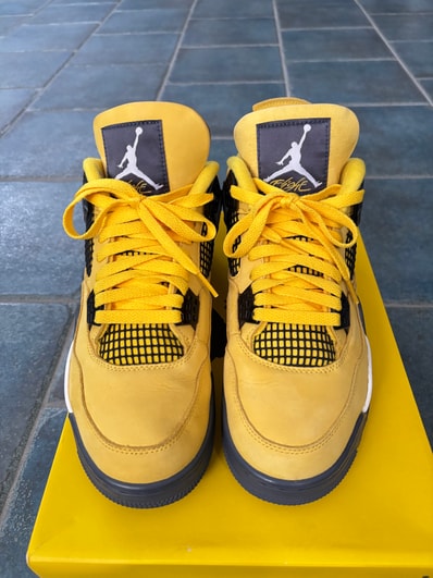 Nike Air Jordan 4 "Tour Yellow"