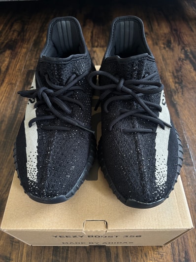 adidas YEEZY Boost 350 V2 "Oreo"