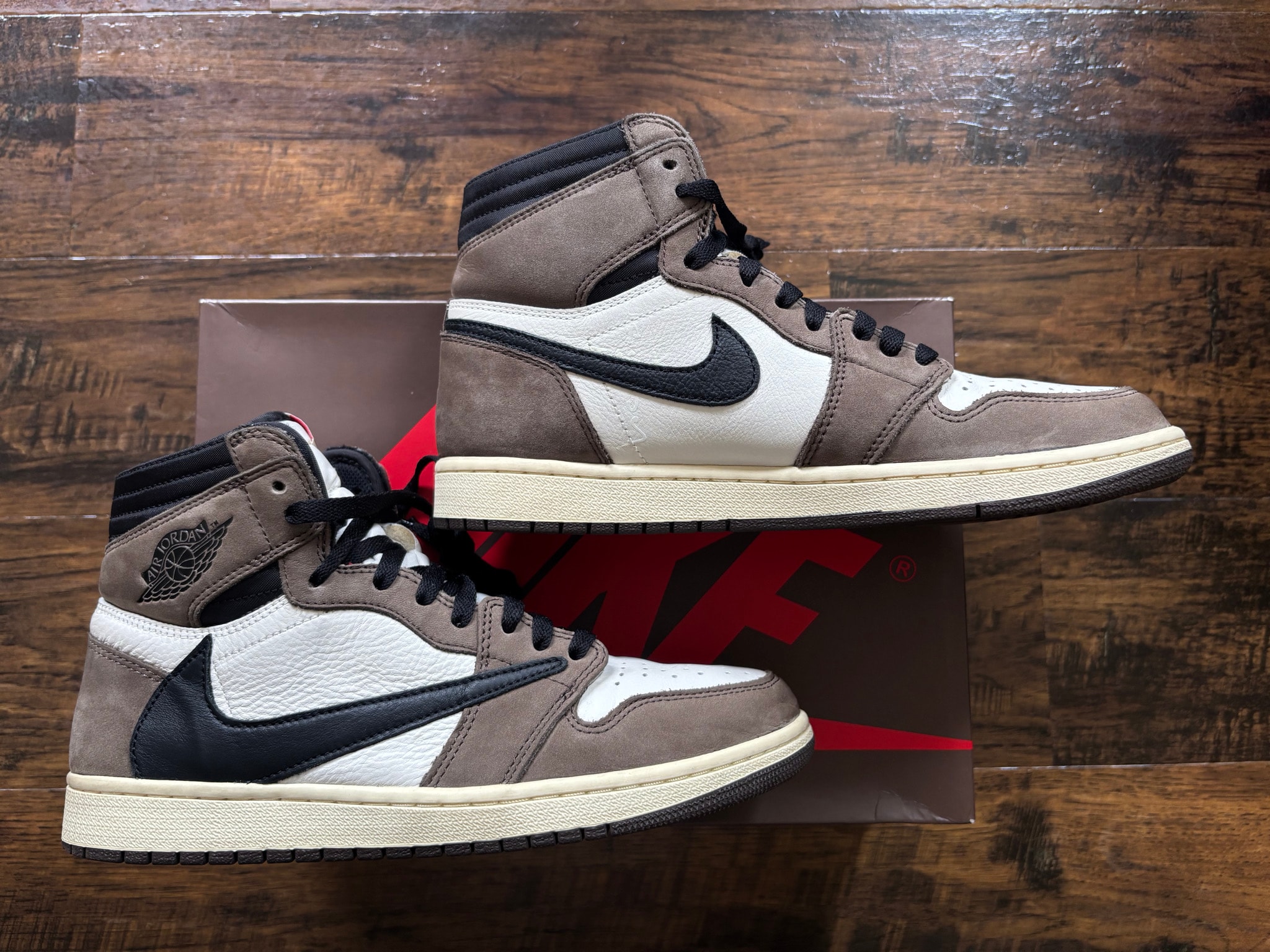 Travis Scott × Nike Air Jordan 1 Retro High OG TS SP "Sail/Dark Mocha"