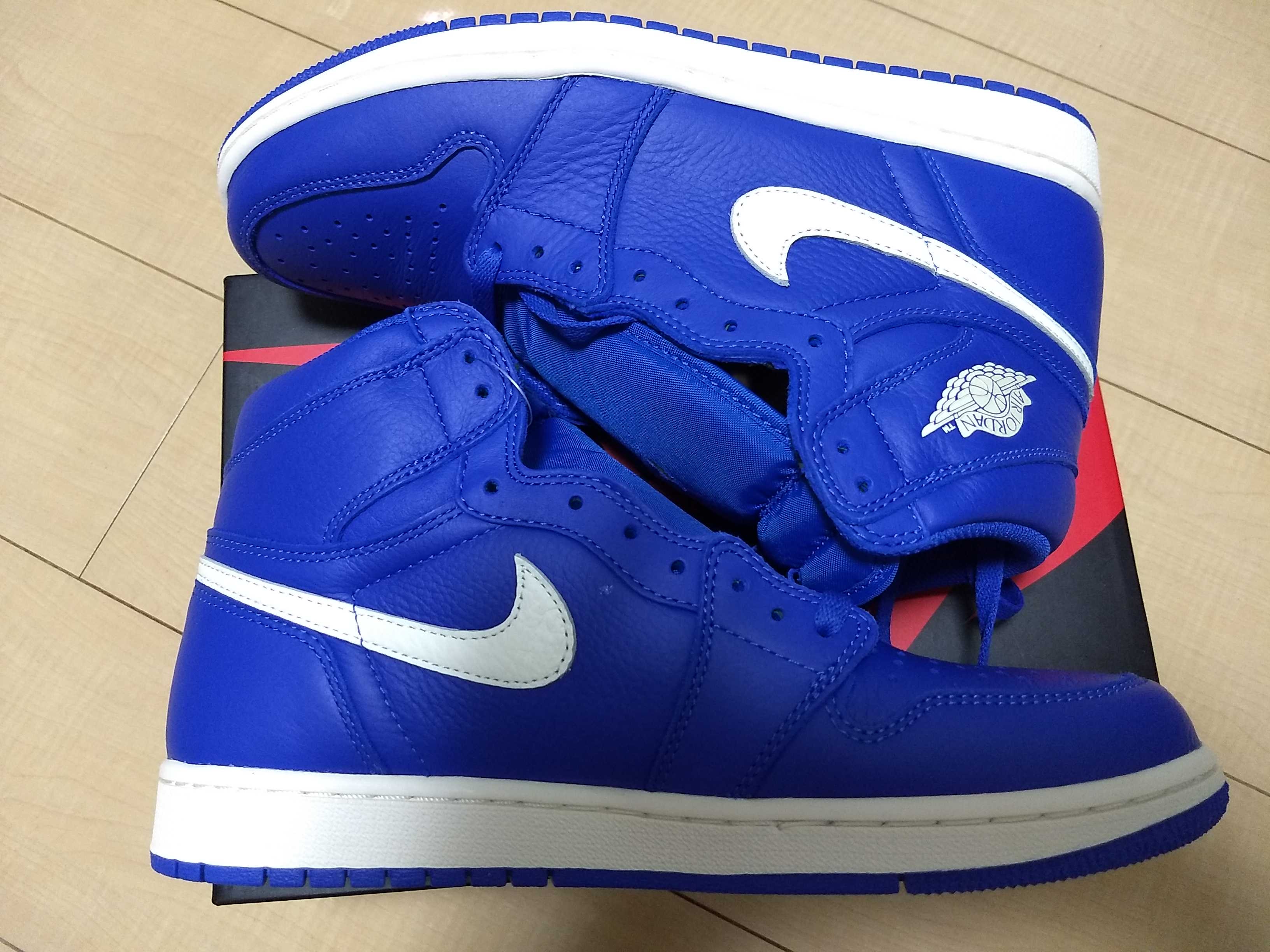 Nike Air Jordan 1 Retro High "Hyper Royal"