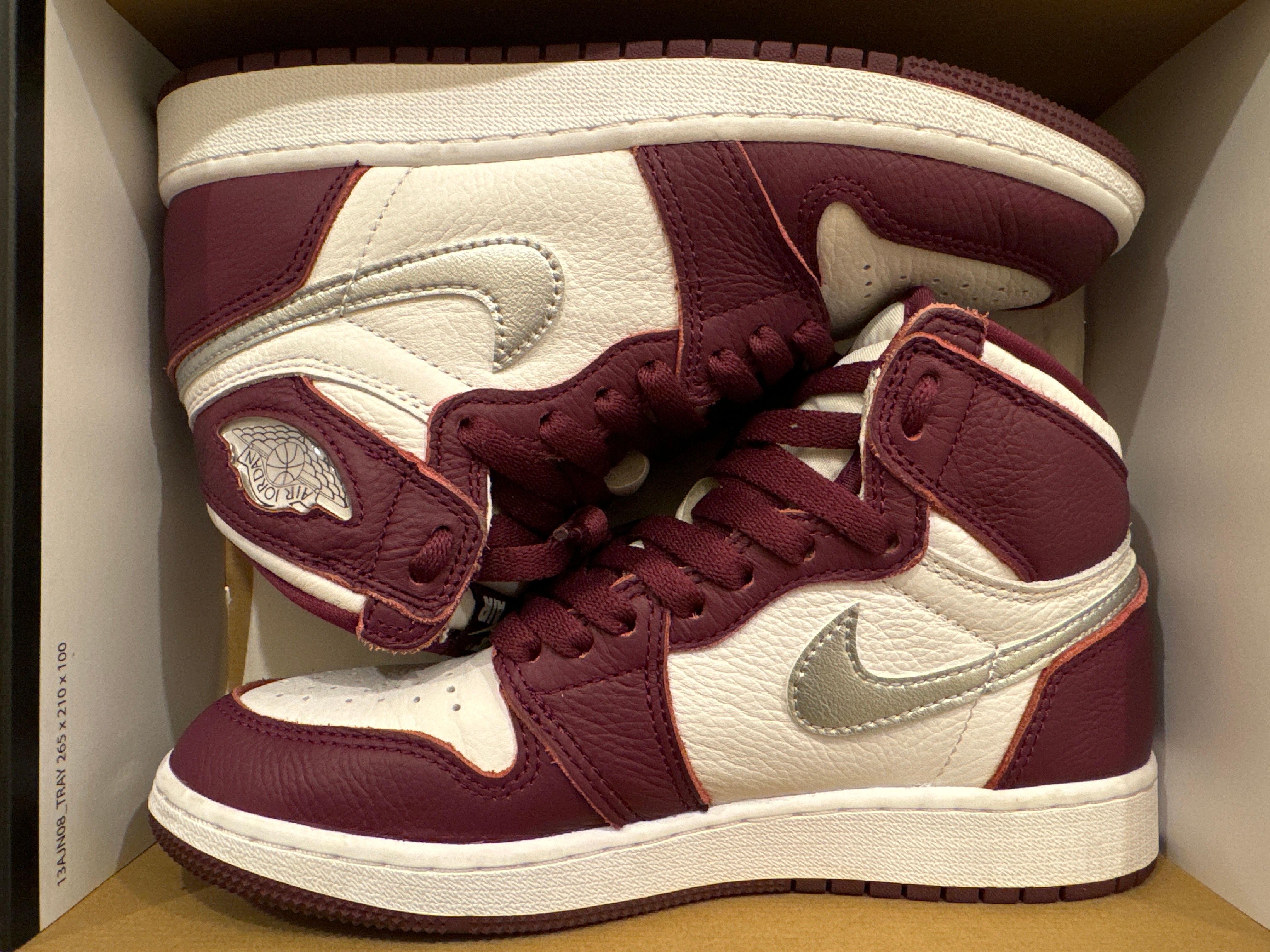 Nike GS Air Jordan 1 High OG "Bordeaux"