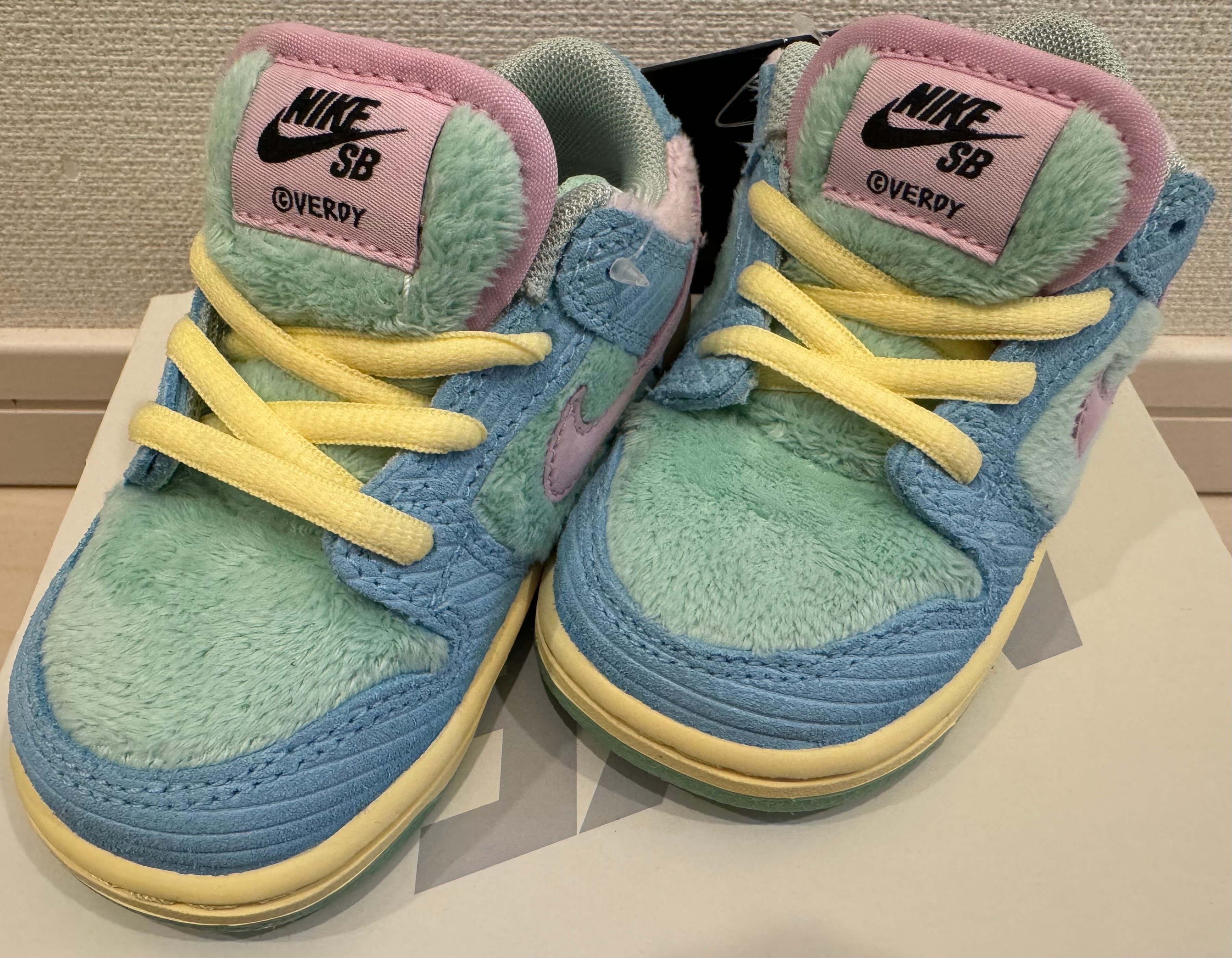 VERDY × Nike SB Dunk Low Pro QS "Visty/Blue Gaze and Enamel Green"