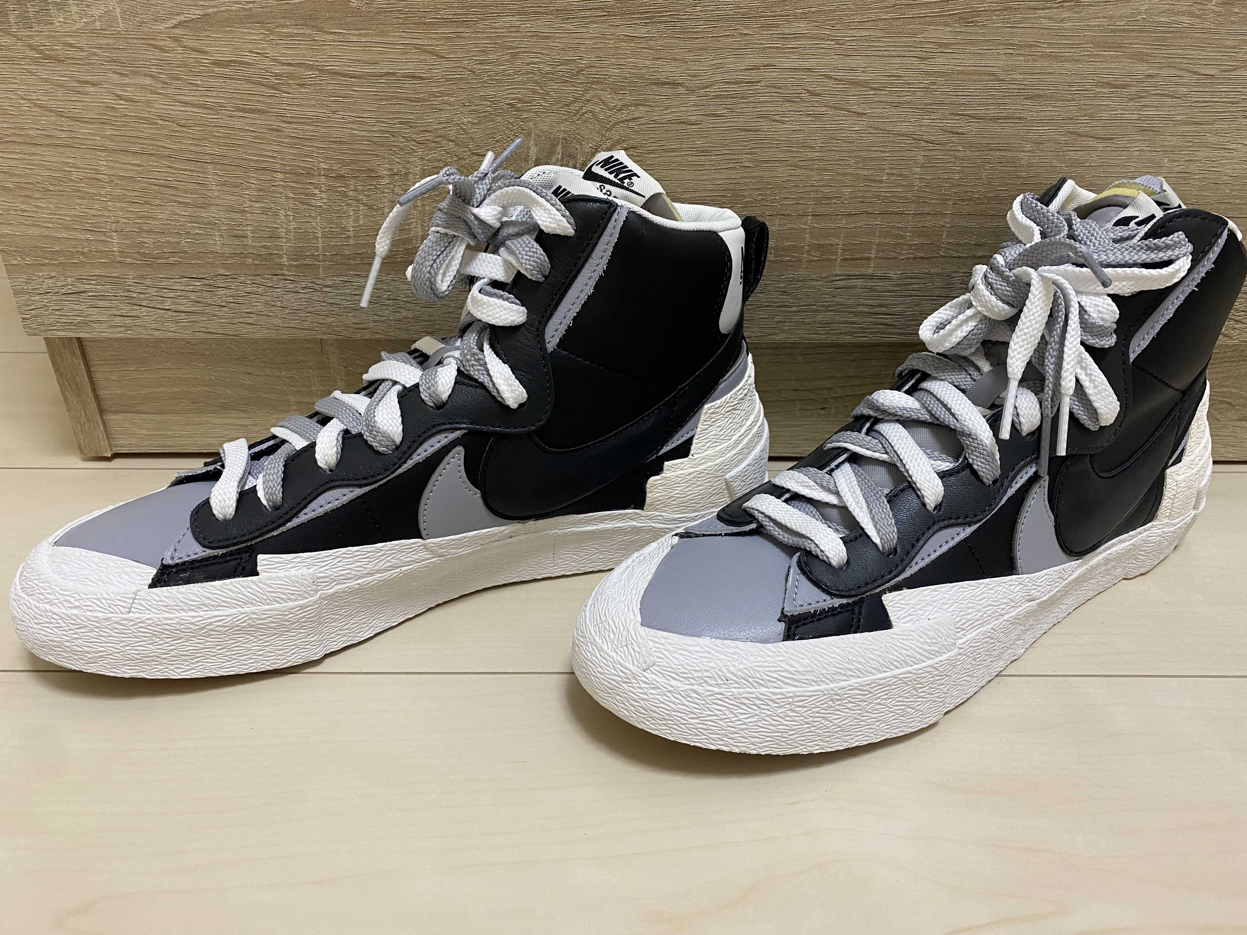 sacai × NIKE BLAZER MID "BLACK/WOLF GREY/WHITE"