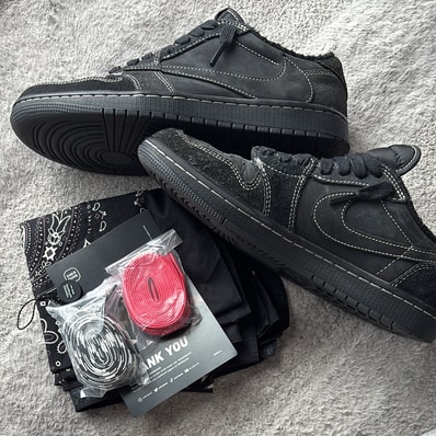 Travis Scott × Nike Air Jordan 1 Low OG SP "Black Phantom"