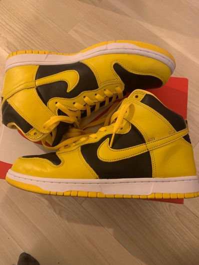 Nike Dunk High "Black/Varsity Maize"
