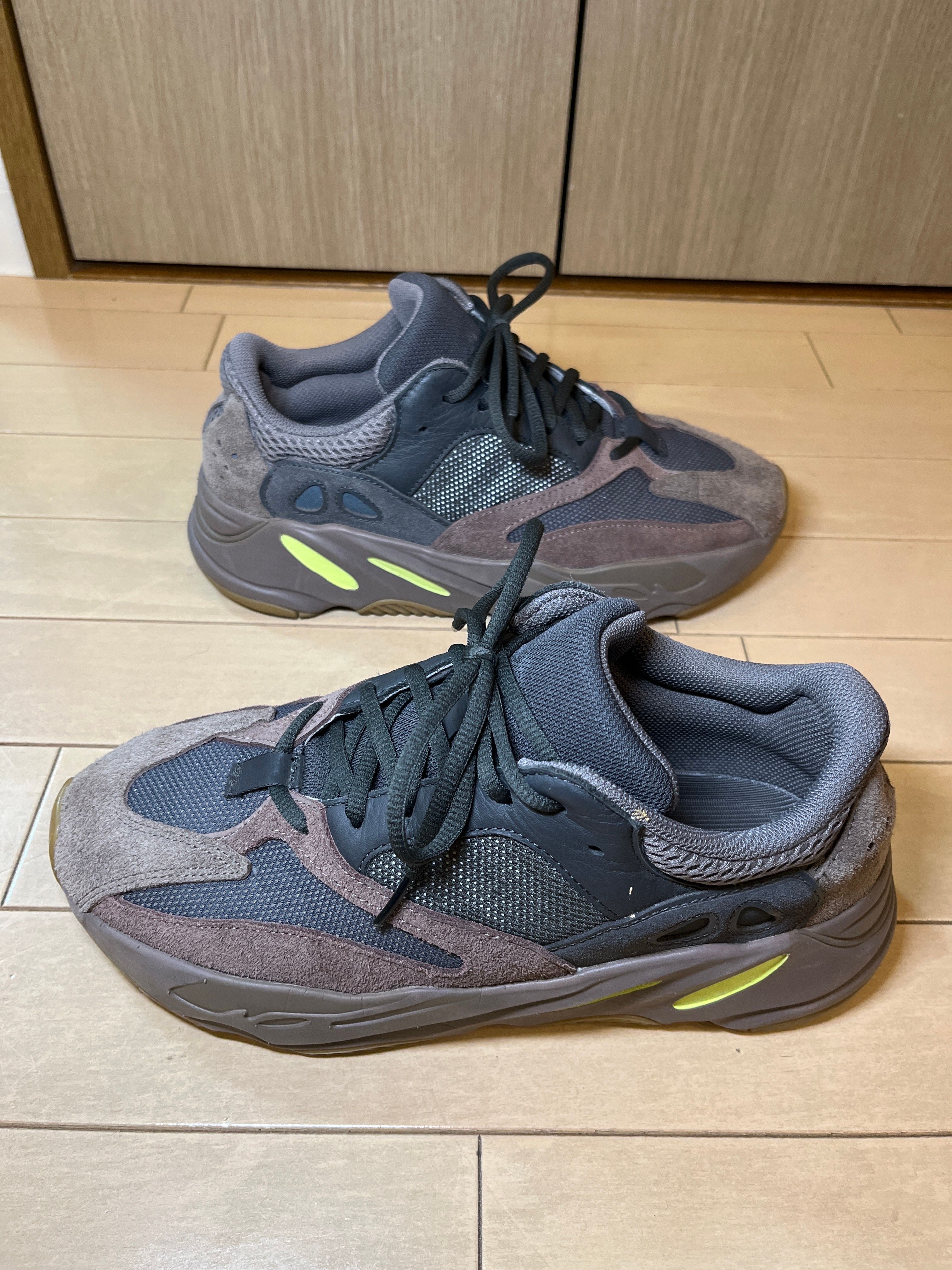 YEEZY BOOST 700 WAVE RUNNER DARK GREY