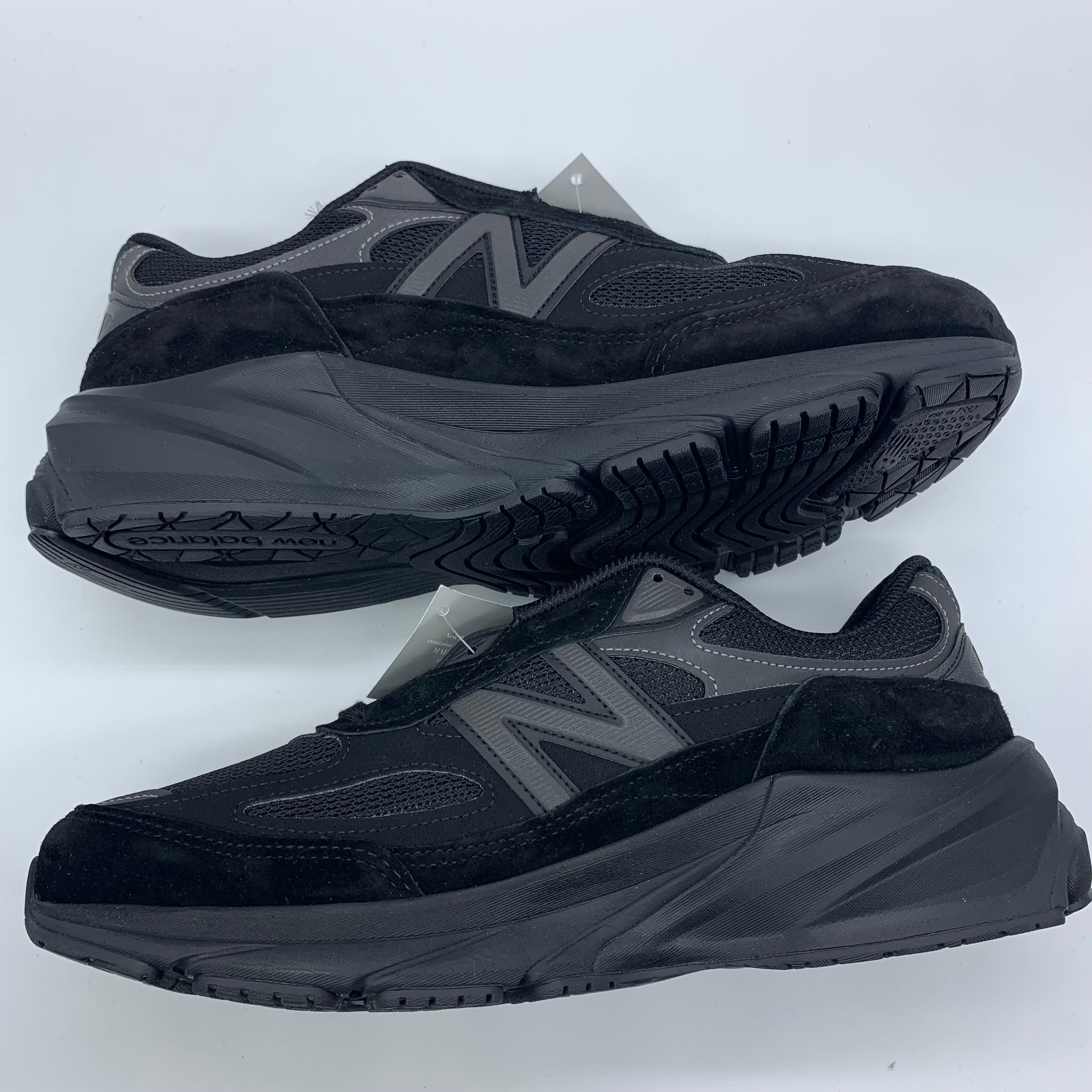 New Balance 990V6 "Triple Black"