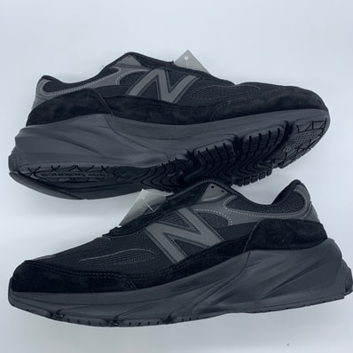 New Balance 990V6 "Triple Black"