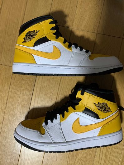 Nike Air Jordan 1 Mid "University Gold"