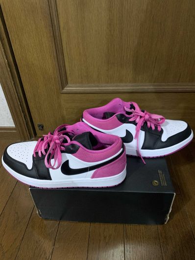 Nike Air Jordan 1 Low "Black/White-Magenta"