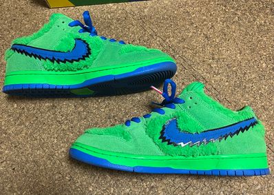 Grateful Dead × Nike SB Dunk Low "Green Bear"