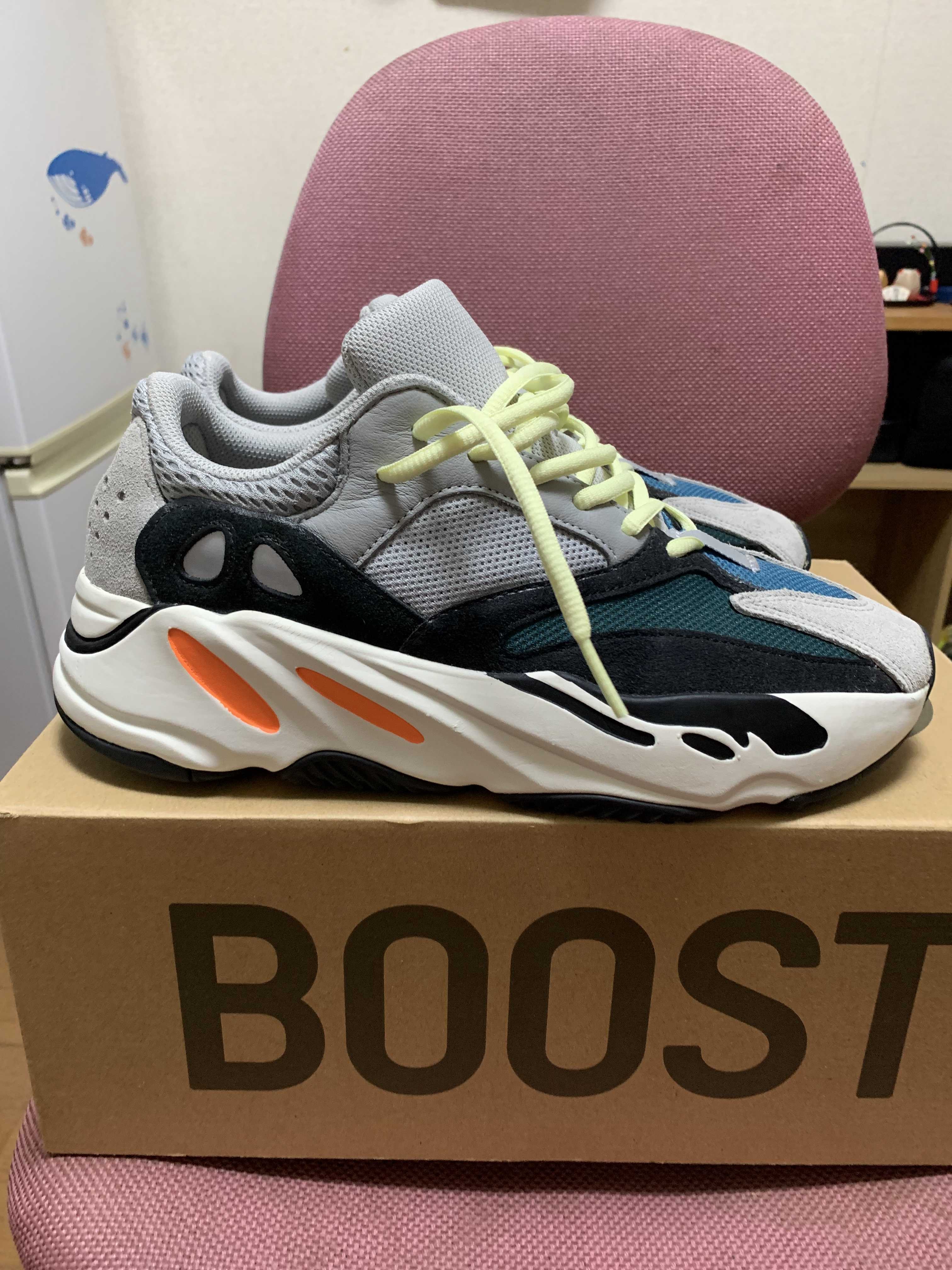 adidas yeezy 700 wave