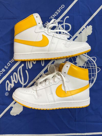 Nike Jordan Air Ship SP "University Gold"